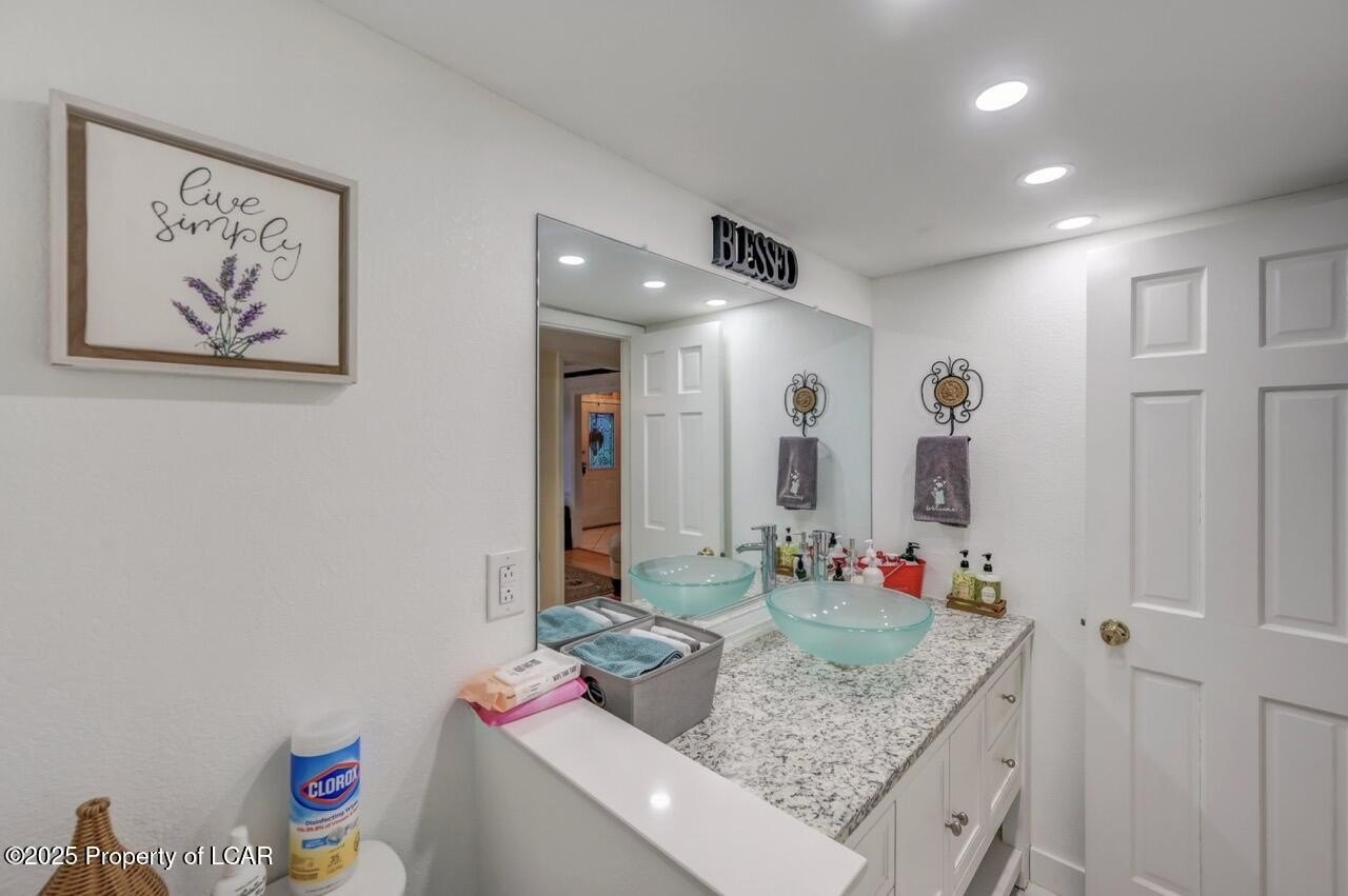 Sugarloaf, Pennsylvania, 18249, United States, 4 Bedrooms Bedrooms, ,3 BathroomsBathrooms,Residential,For Sale,1996756