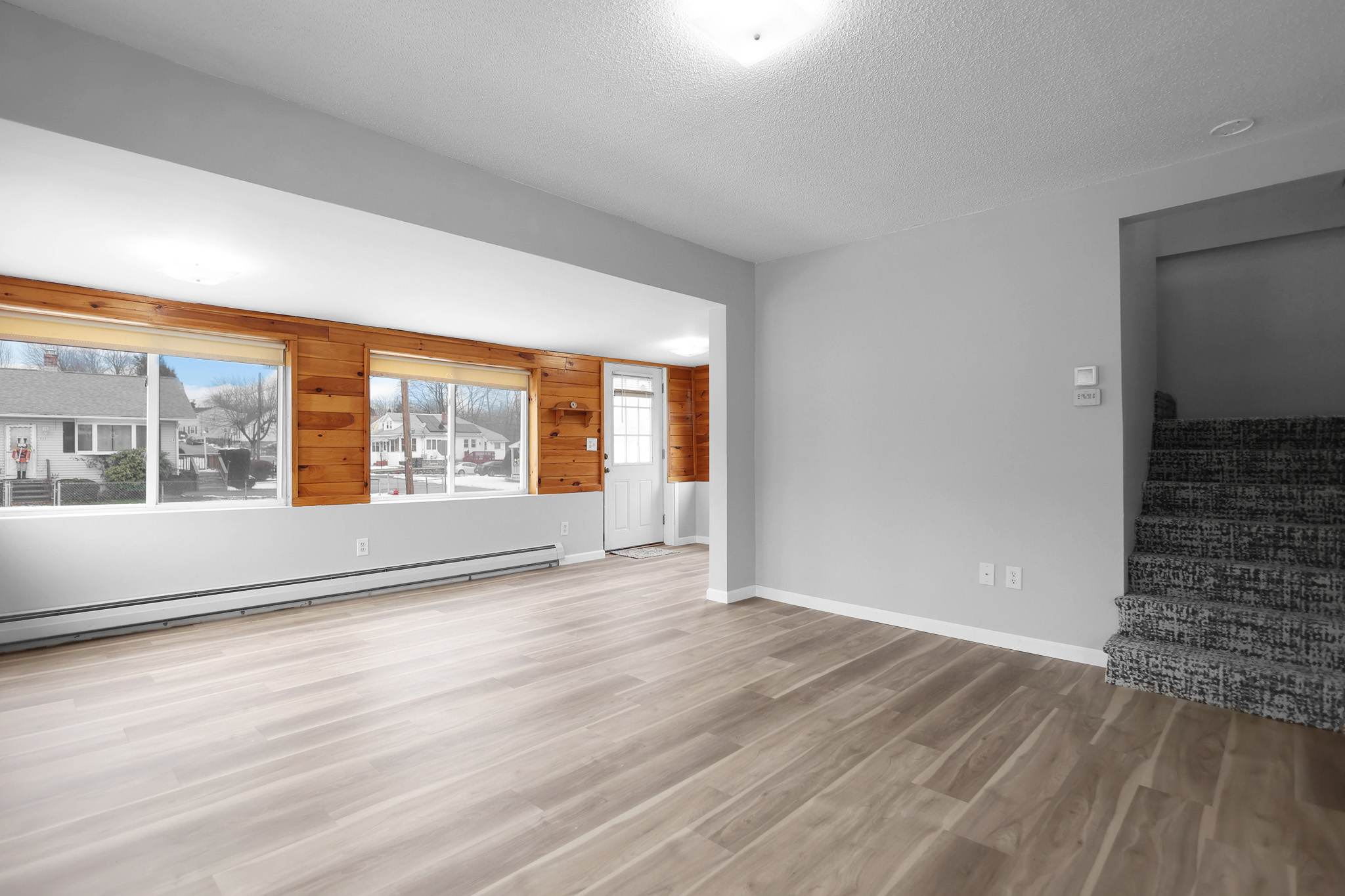 Methuen, Massachusetts, 01844, United States, 3 Bedrooms Bedrooms, ,2 BathroomsBathrooms,Residential,For Sale,2005366