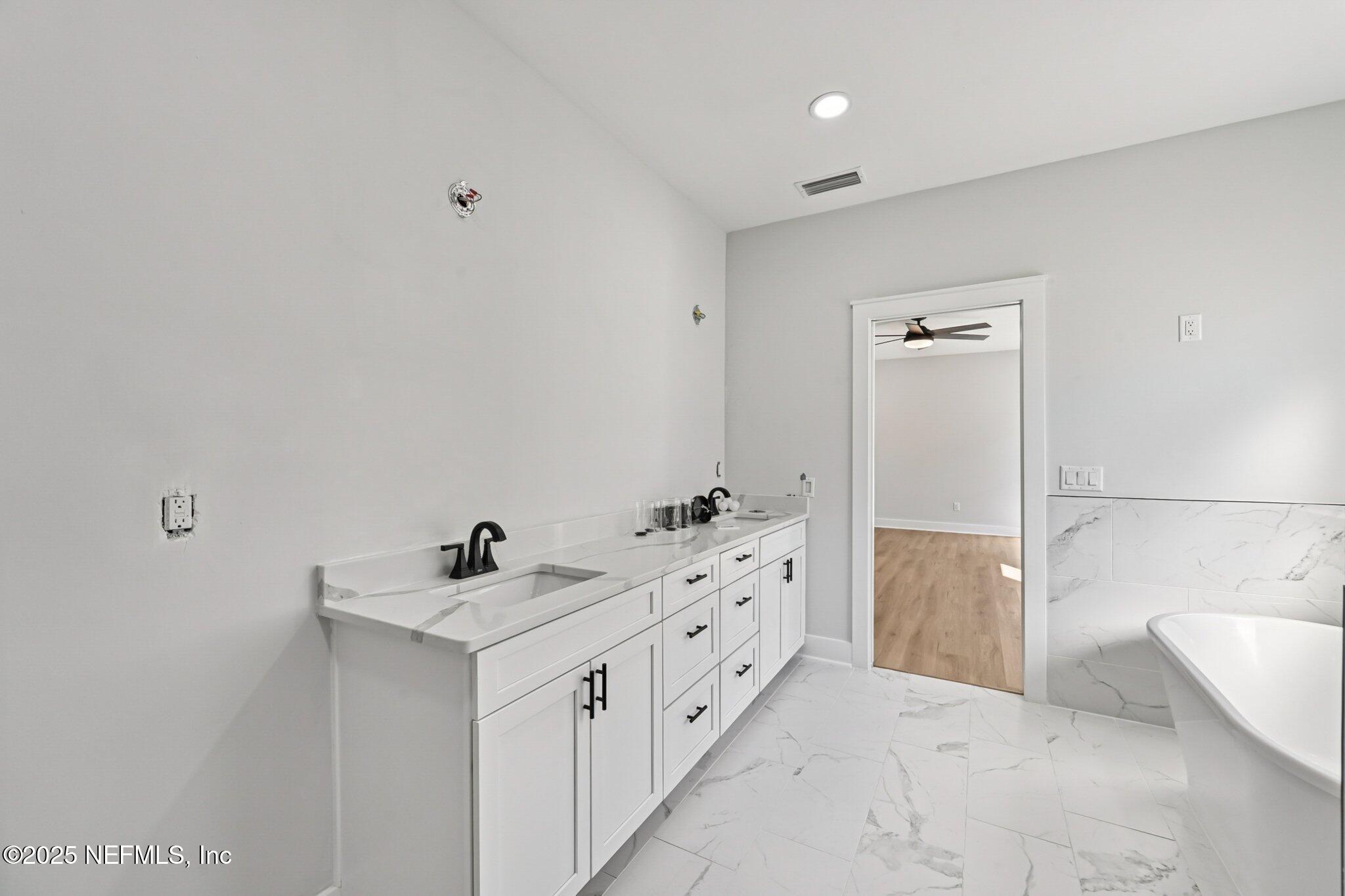 Fernandina Beach, Florida, 32034, United States, 4 Bedrooms Bedrooms, ,3 BathroomsBathrooms,Residential,For Sale,1970221