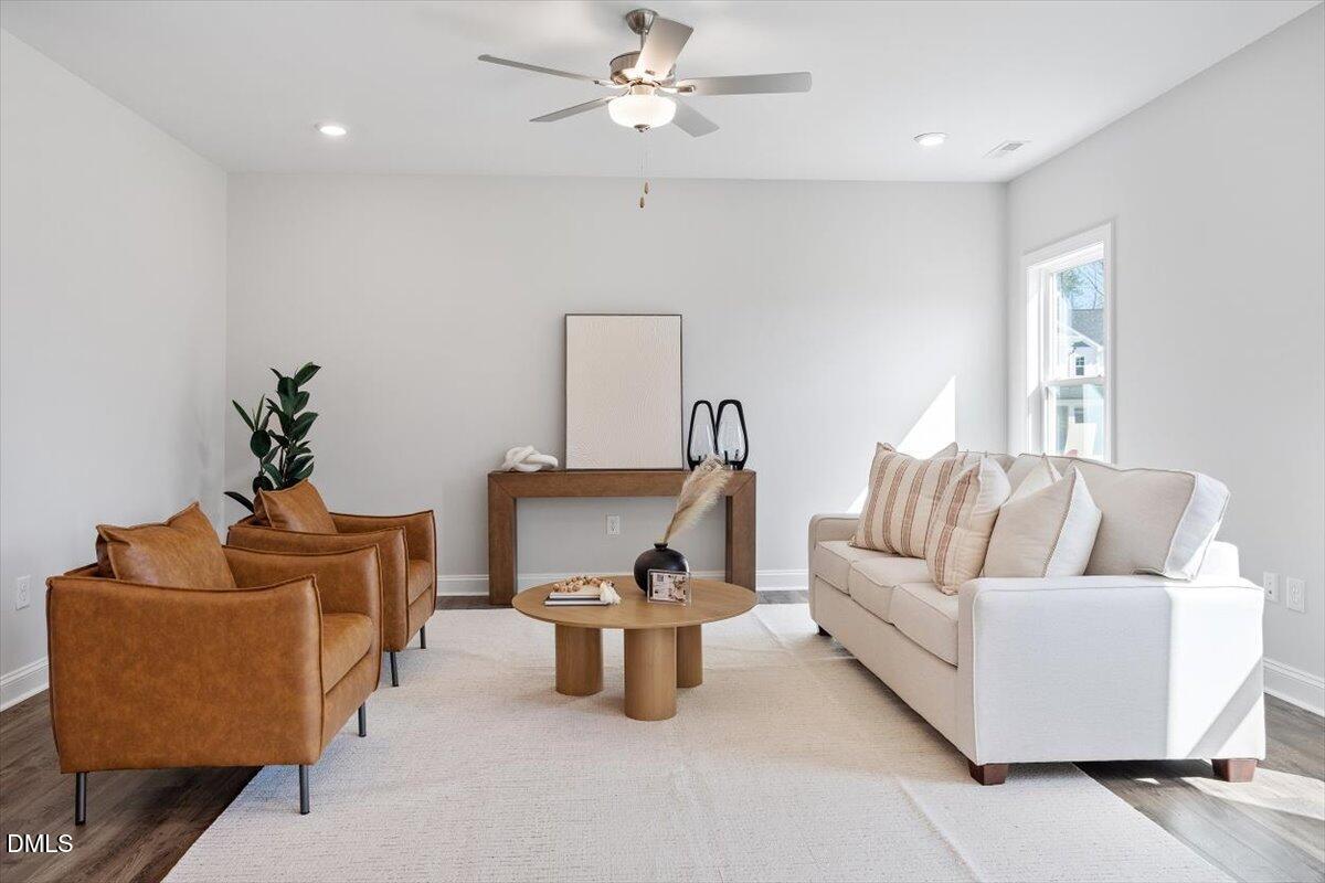 Fuquay Varina, North Carolina, 27526, United States, 5 Bedrooms Bedrooms, ,3 BathroomsBathrooms,Residential,For Sale,1973834