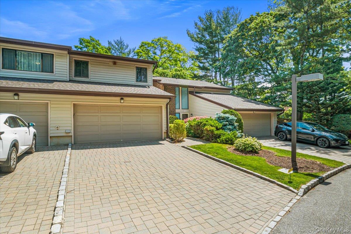 Maple Run Dr, Jericho, NY 11753 #1