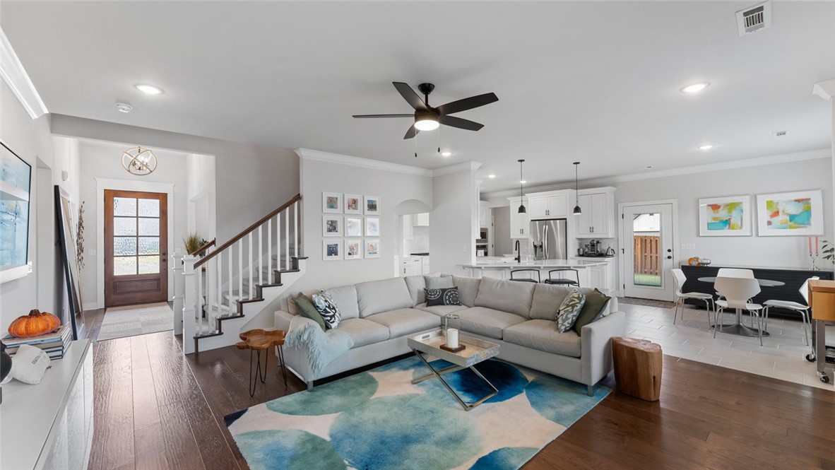 Bentonville, Arkansas, 72713, United States, 4 Bedrooms Bedrooms, ,3 BathroomsBathrooms,Residential,For Sale,1989403