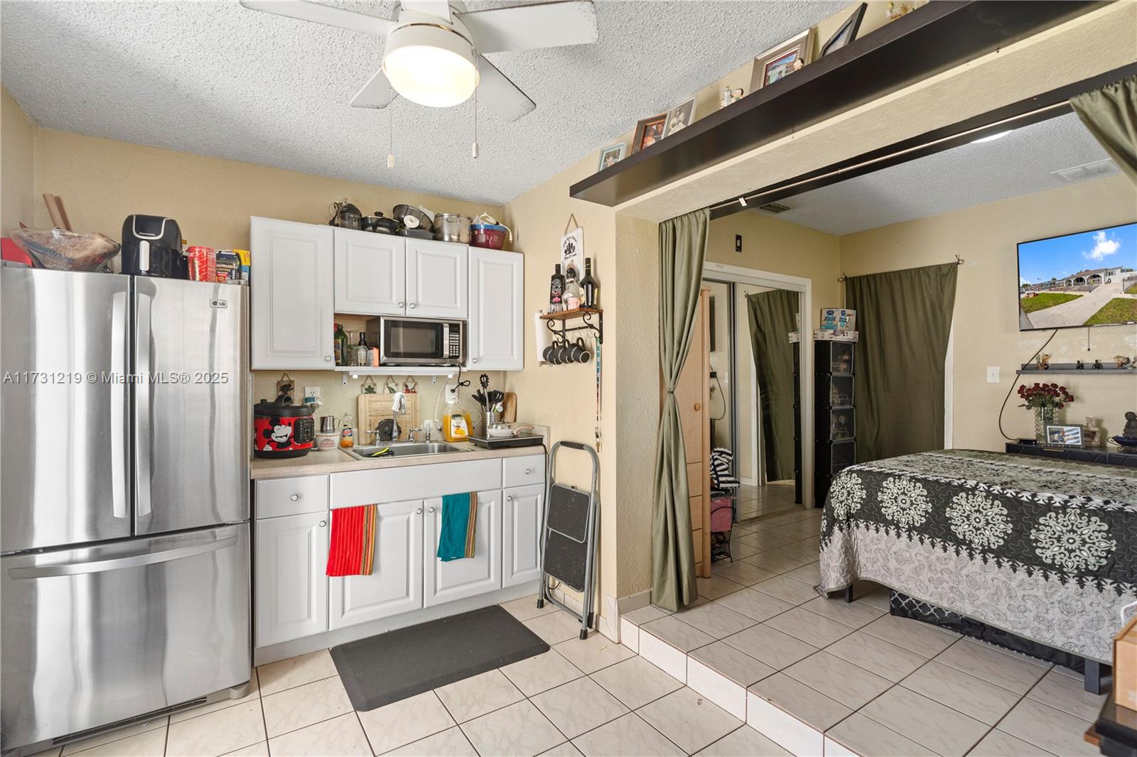 Hialeah, Florida, 33012, United States, 4 Bedrooms Bedrooms, ,4 BathroomsBathrooms,Residential,For Sale,1840227