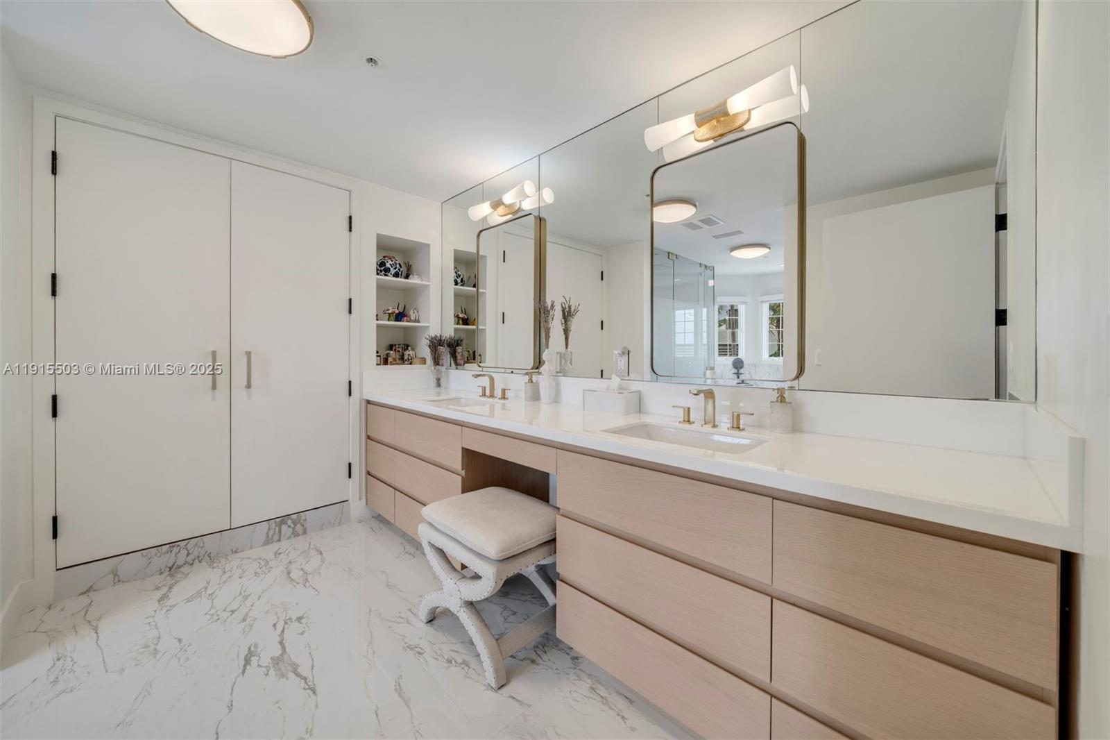 Miami Beach, Florida, 33139, United States, 3 Bedrooms Bedrooms, ,3 BathroomsBathrooms,Residential,For Sale,1996071