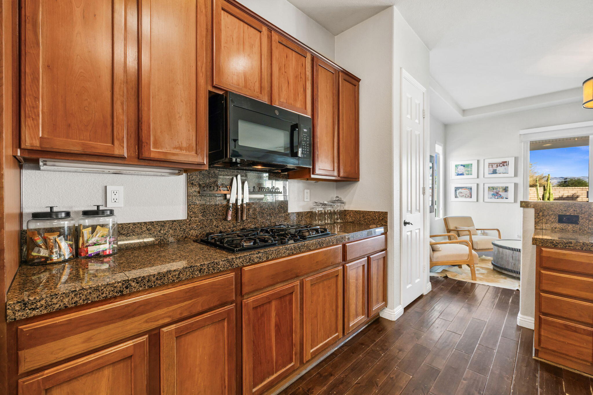 La Quinta, California, 92253, United States, 5 Bedrooms Bedrooms, ,3 BathroomsBathrooms,Residential,For Sale,1998389