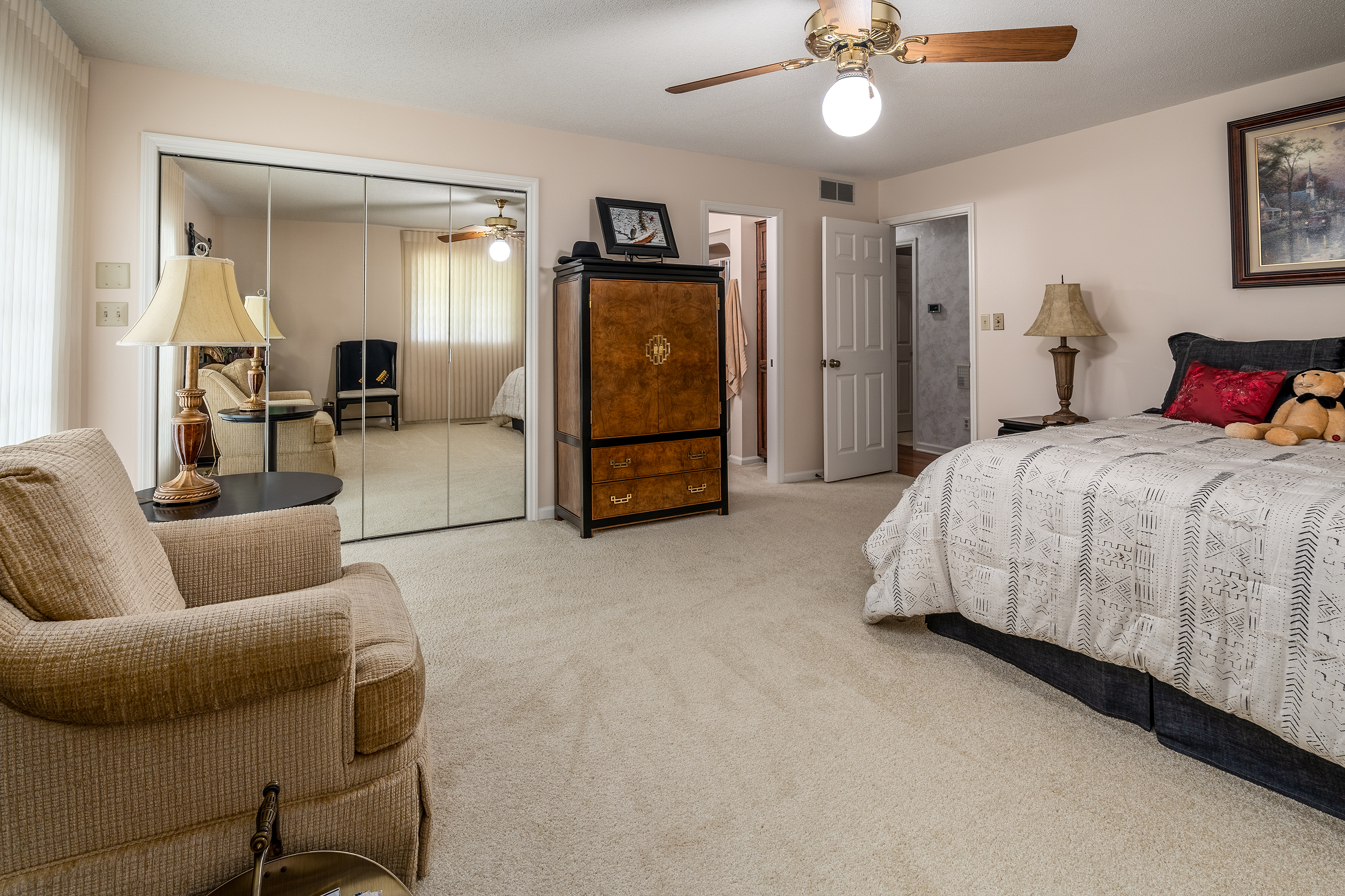 Marion, Illinois, 62959, United States, 7 Bedrooms Bedrooms, ,7 BathroomsBathrooms,Residential,For Sale,1979062