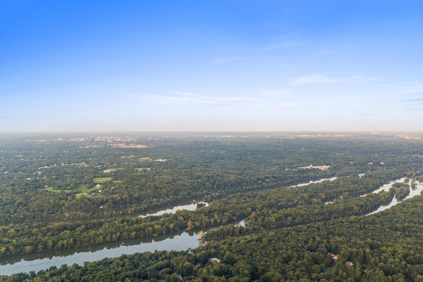  210 Falcon Ridge Road, Great Falls, VA, 22066 - 物件實景