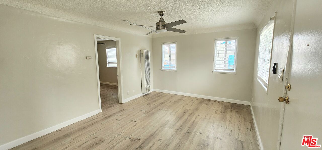 Los Angeles, California, 90003, United States, 9 Bedrooms Bedrooms, ,Residential,For Sale,1940130
