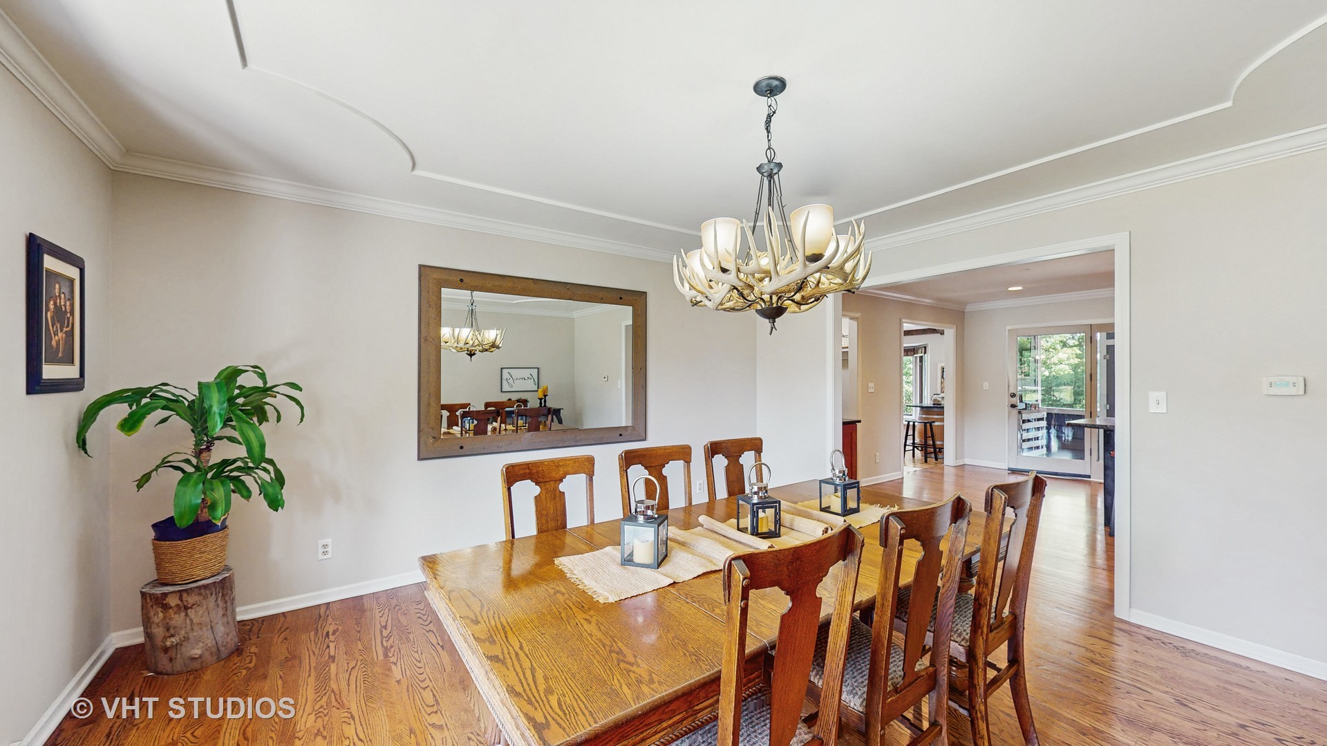 St. Charles, Illinois, 60175, United States, 4 Bedrooms Bedrooms, ,3 BathroomsBathrooms,Residential,For Sale,1889626