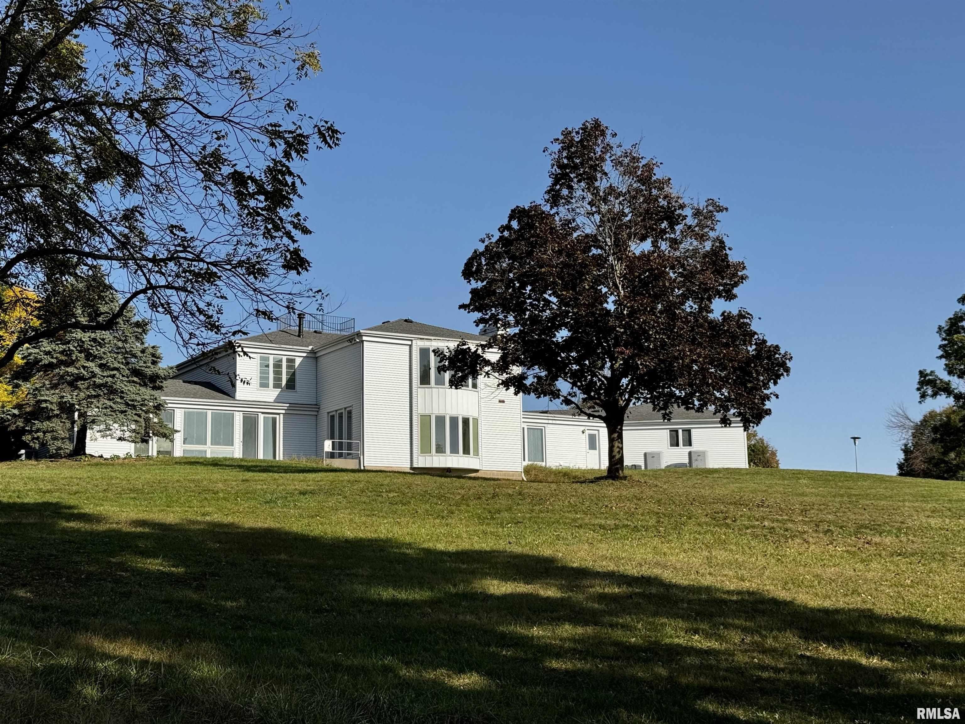 Macomb, Illinois, 61455, United States, 4 Bedrooms Bedrooms, ,6 BathroomsBathrooms,Residential,For Sale,1976758