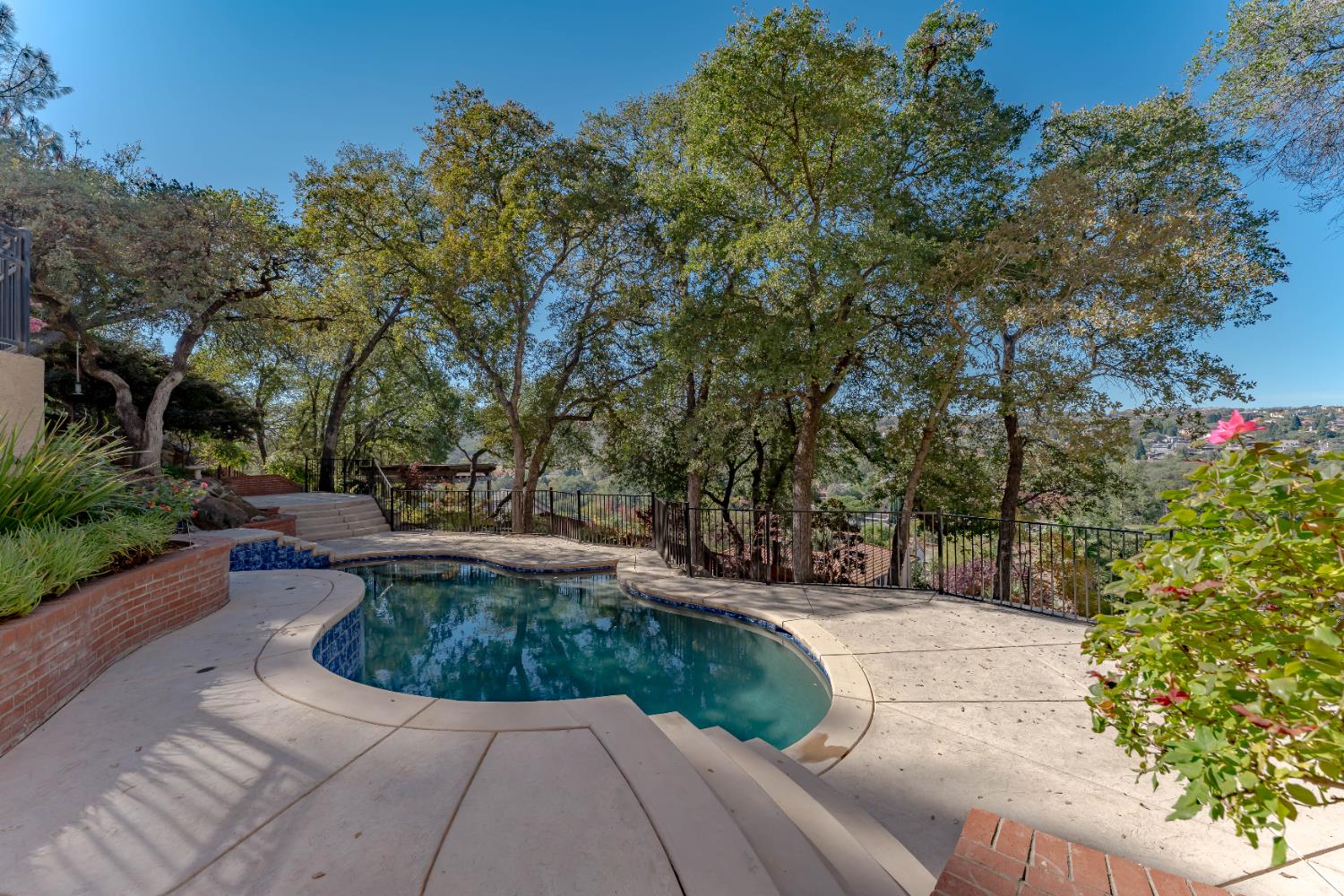 El Dorado Hills, California, 95762, United States, 4 Bedrooms Bedrooms, ,3 BathroomsBathrooms,Residential,For Sale,1987748