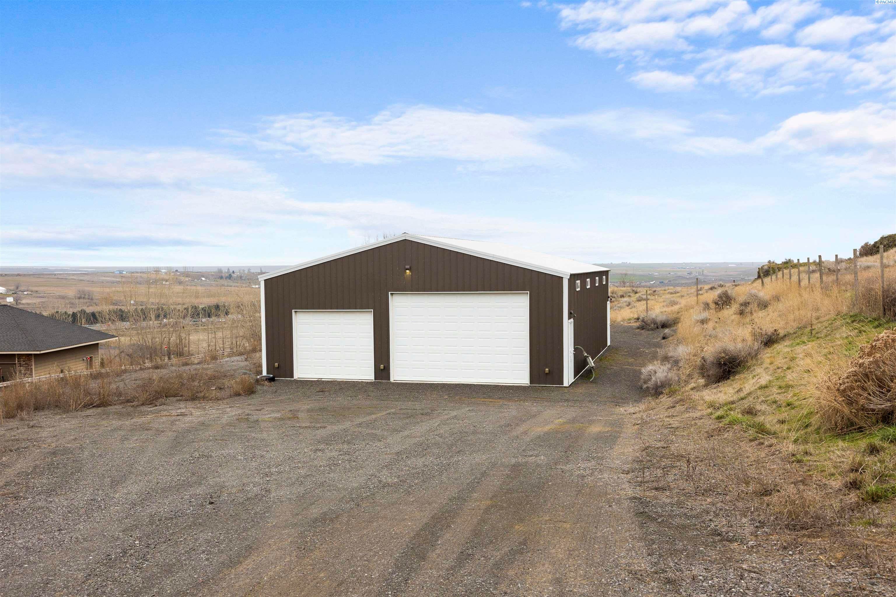 Eltopia, Washington, 99330, United States, 5 Bedrooms Bedrooms, ,4 BathroomsBathrooms,Residential,For Sale,2012124
