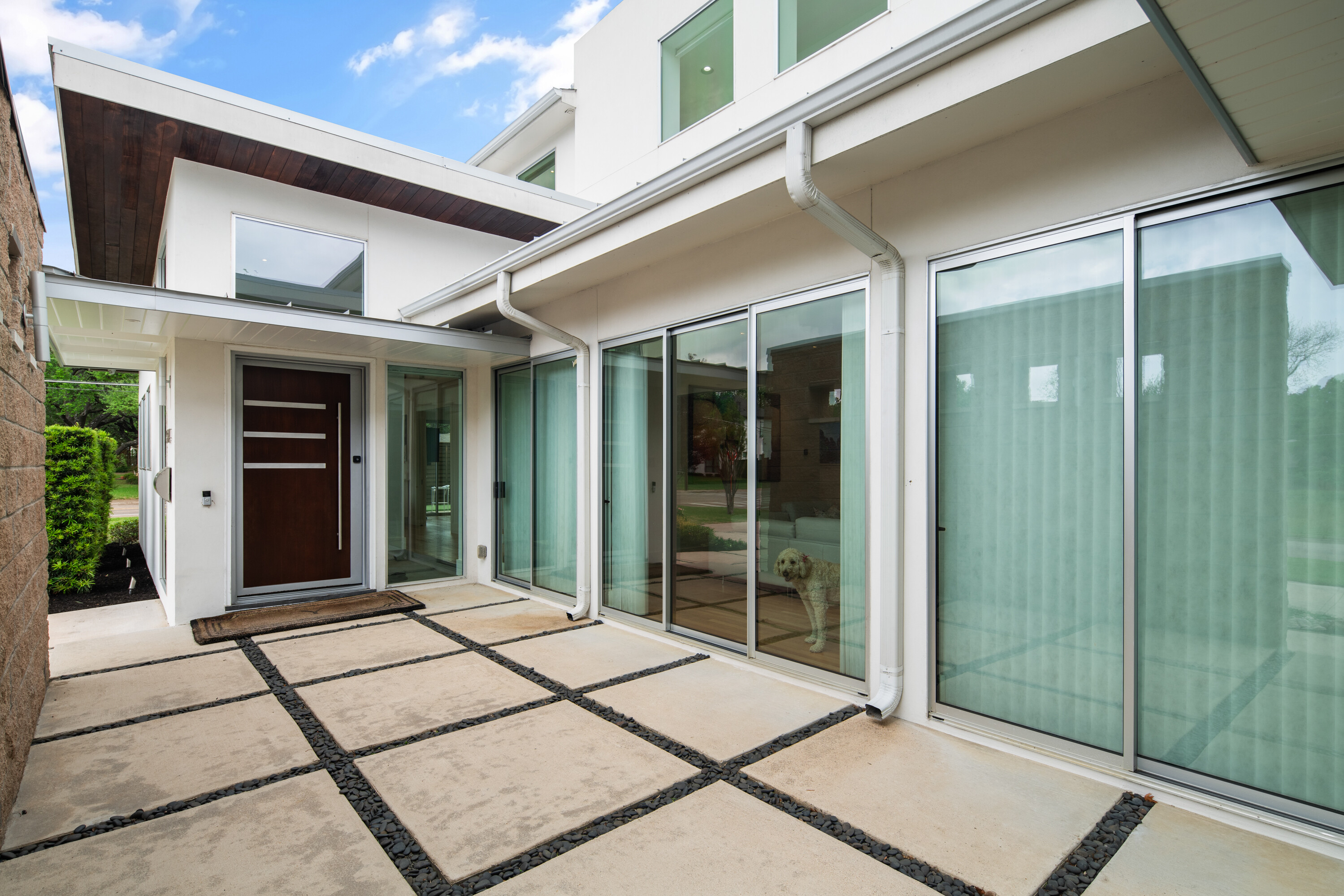  Modern, Distinctive, and Thoughtfully Designed in Melshire Estates - 物件實景