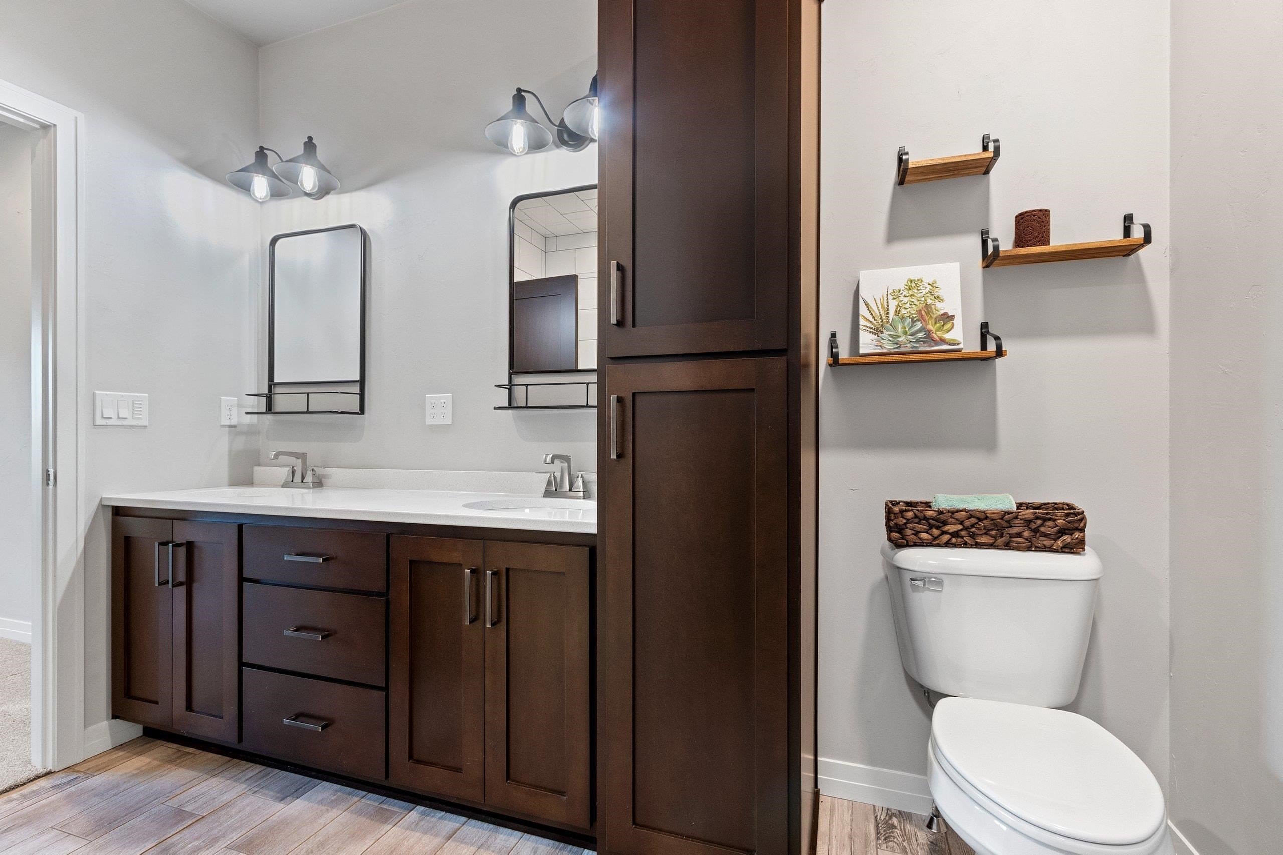 DE PERE, Wisconsin, 54115, United States, 4 Bedrooms Bedrooms, ,4 BathroomsBathrooms,Residential,For Sale,1982498