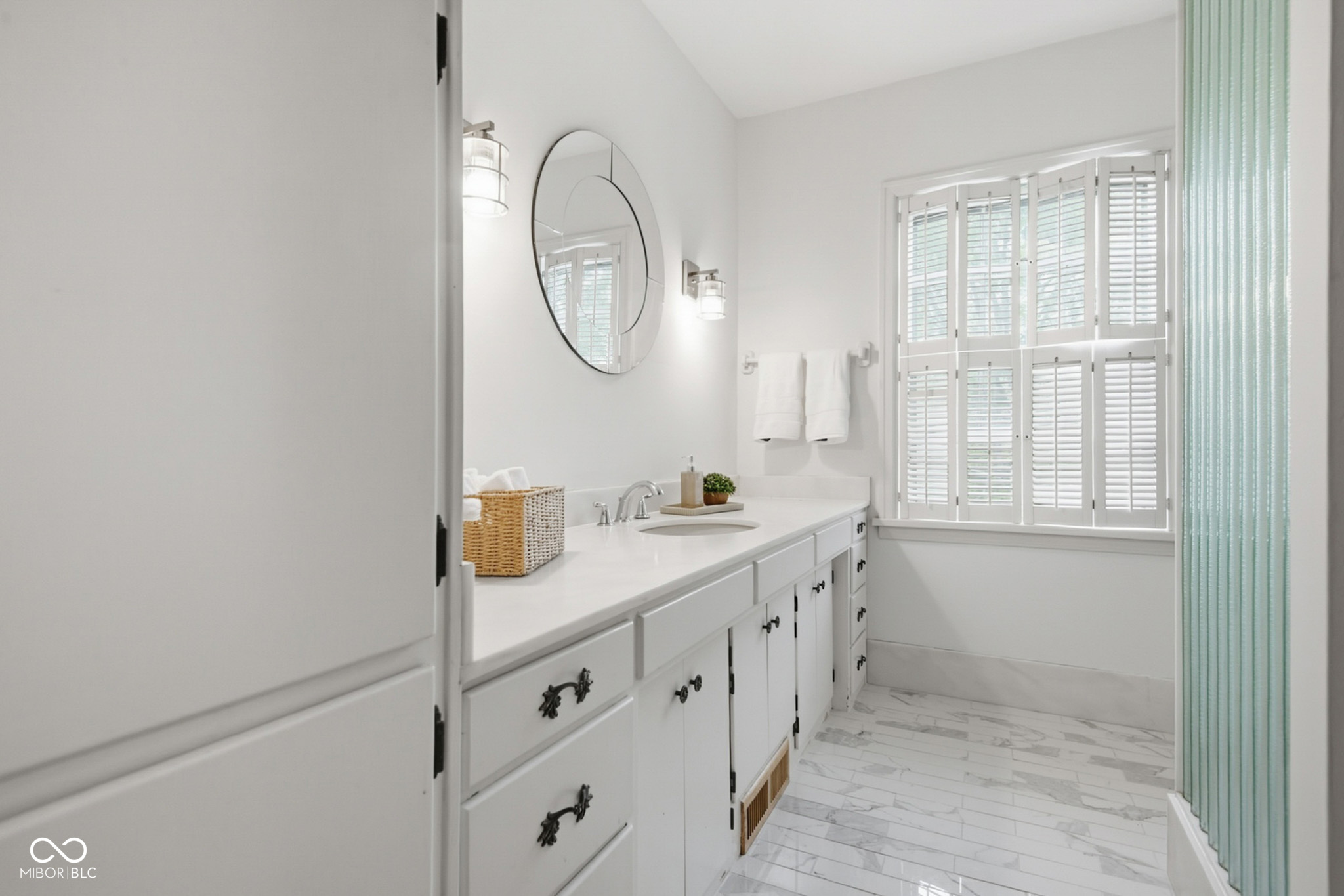 Columbus, Indiana, 47201, United States, 4 Bedrooms Bedrooms, ,3 BathroomsBathrooms,Residential,For Sale,1979631