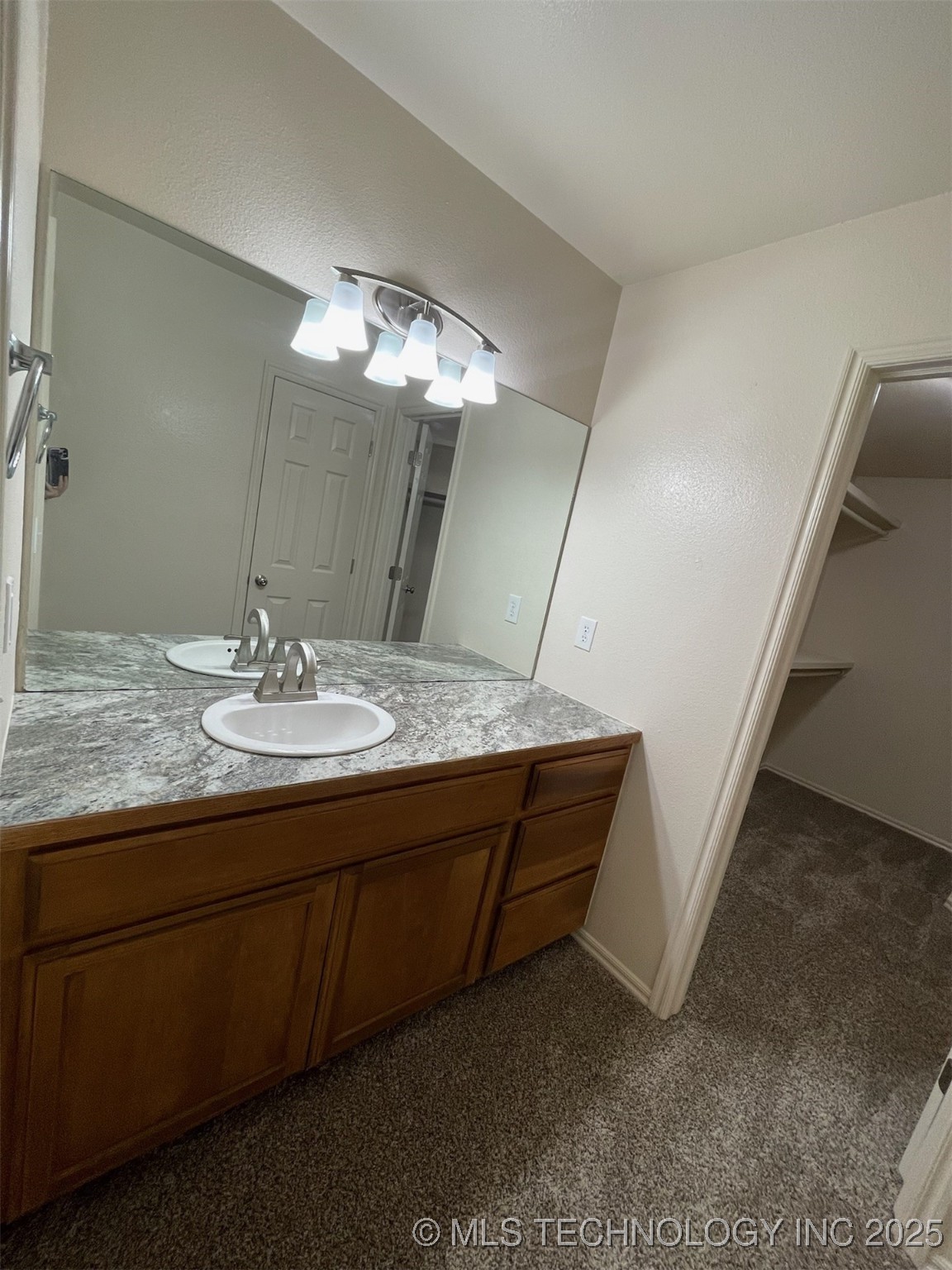 Tahlequah, Oklahoma, 74464, United States, 6 Bedrooms Bedrooms, ,8 BathroomsBathrooms,Residential,For Sale,1932775