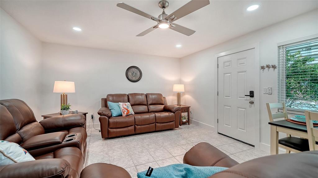 Sarasota, Florida, 34242, United States, 2 Bedrooms Bedrooms, ,2 BathroomsBathrooms,Residential,For Sale,1987938