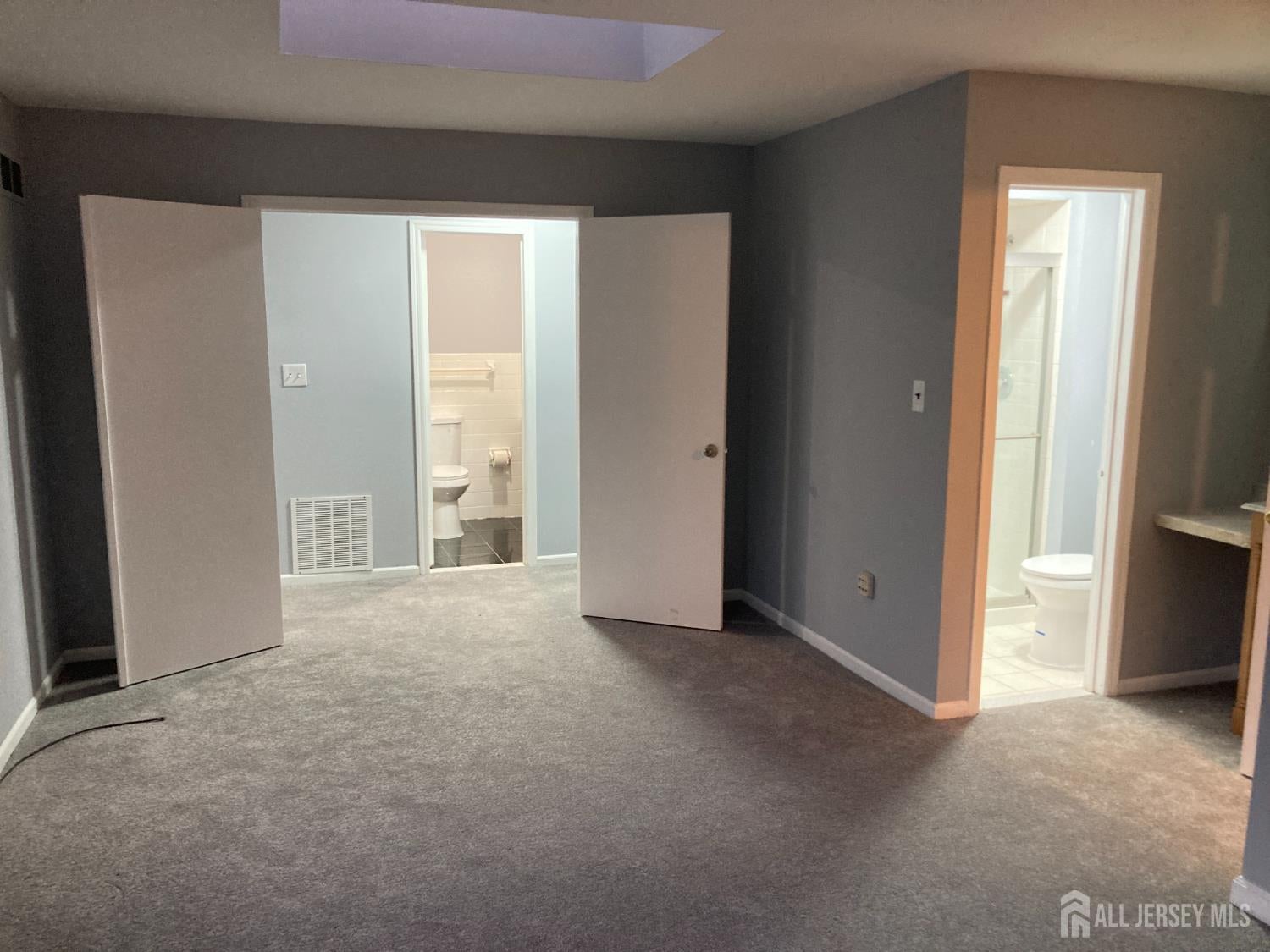 North Brunswick, New Jersey, 08902, United States, 3 Bedrooms Bedrooms, ,2 BathroomsBathrooms,Residential,For Sale,1999515