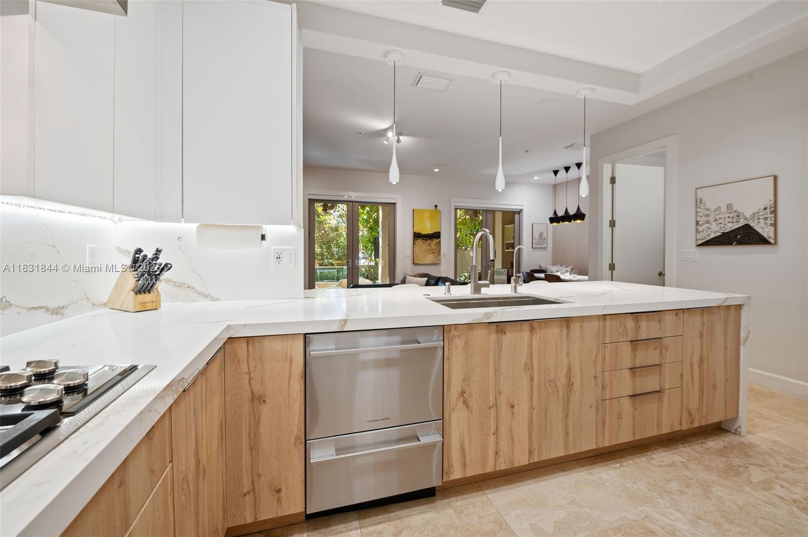 Miami, Florida, 33143, United States, 3 Bedrooms Bedrooms, ,4 BathroomsBathrooms,Residential,For Sale,1885416