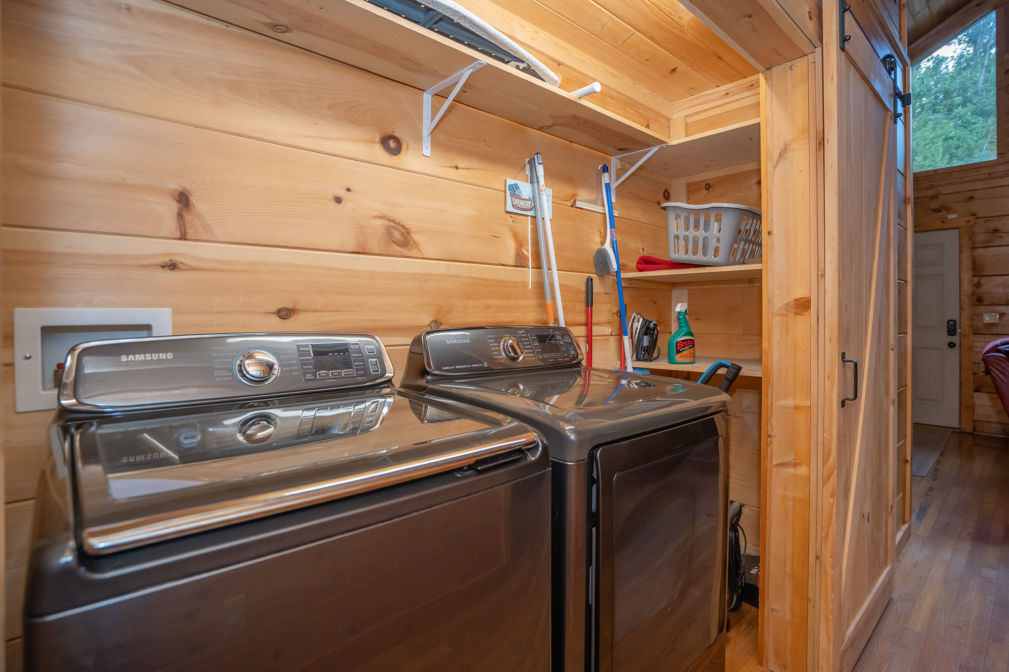 Sevierville, Tennessee, 37862, United States, 3 Bedrooms Bedrooms, ,2 BathroomsBathrooms,Residential,For Sale,1981981