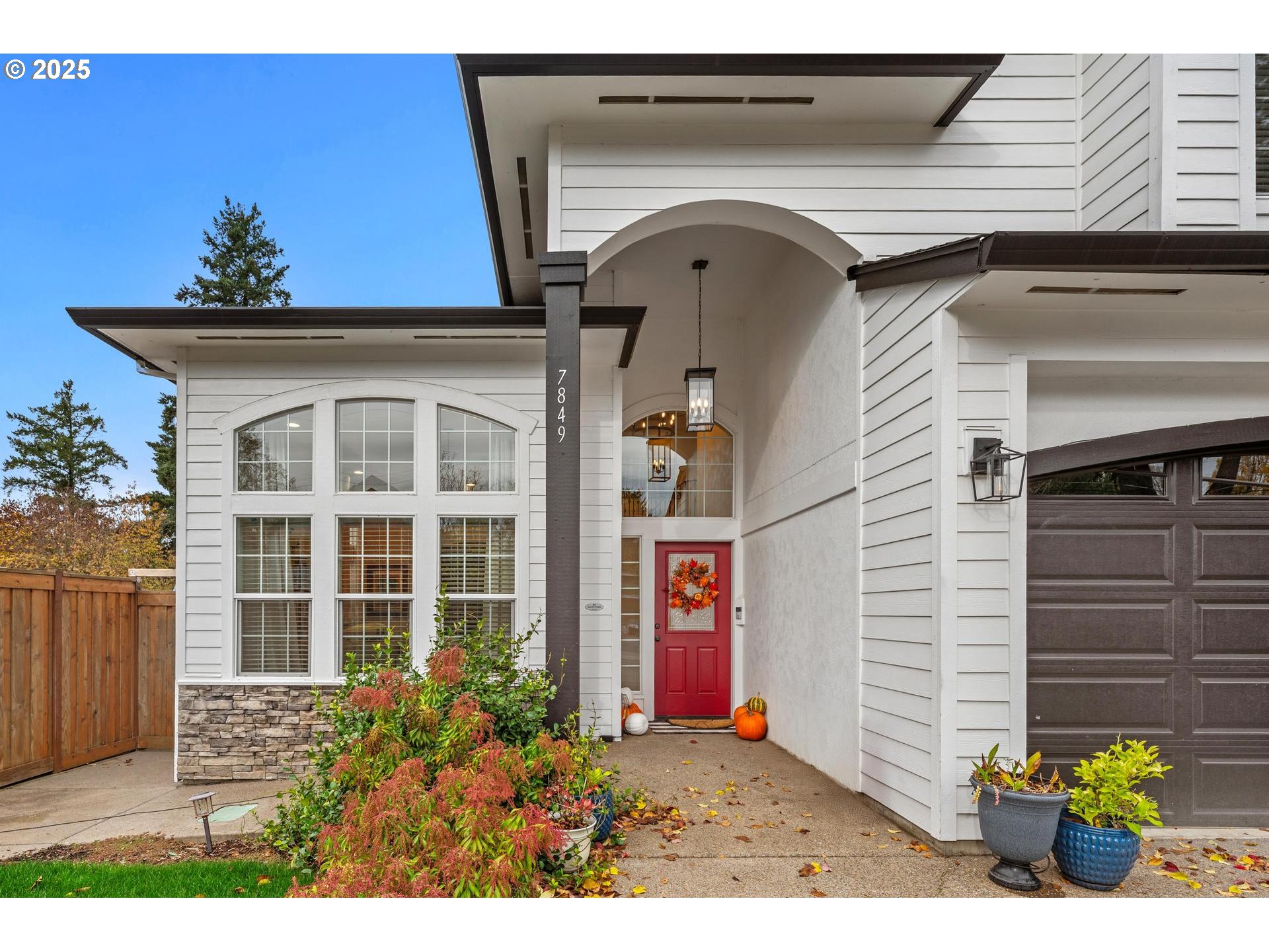 Portland, Oregon, 97223, United States, 4 Bedrooms Bedrooms, ,3 BathroomsBathrooms,Residential,For Sale,1991848