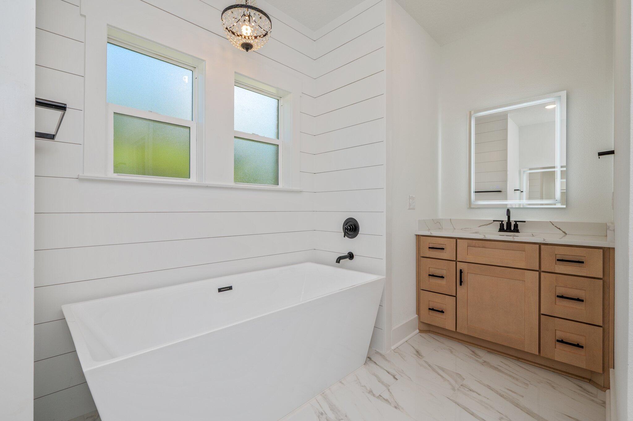 Fort Walton Beach, Florida, 32548, United States, 6 Bedrooms Bedrooms, ,3 BathroomsBathrooms,Residential,For Sale,1890001