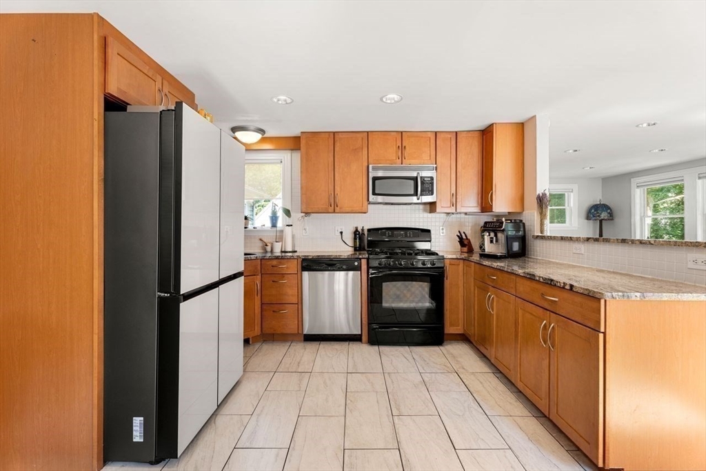 Marblehead, Massachusetts, 01945, United States, 4 Bedrooms Bedrooms, ,3 BathroomsBathrooms,Residential,For Sale,1903628