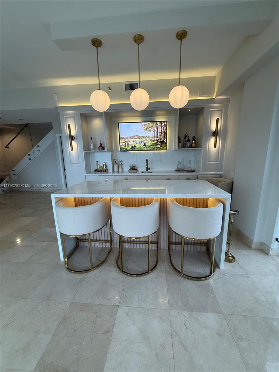 Aventura, Florida, 33180, United States, 5 Bedrooms Bedrooms, ,4 BathroomsBathrooms,Residential,For Sale,1794425