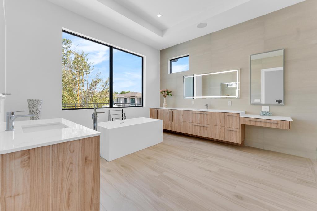 Delray Beach, Florida, 33444, United States, 4 Bedrooms Bedrooms, ,5 BathroomsBathrooms,Residential,For Sale,1974503