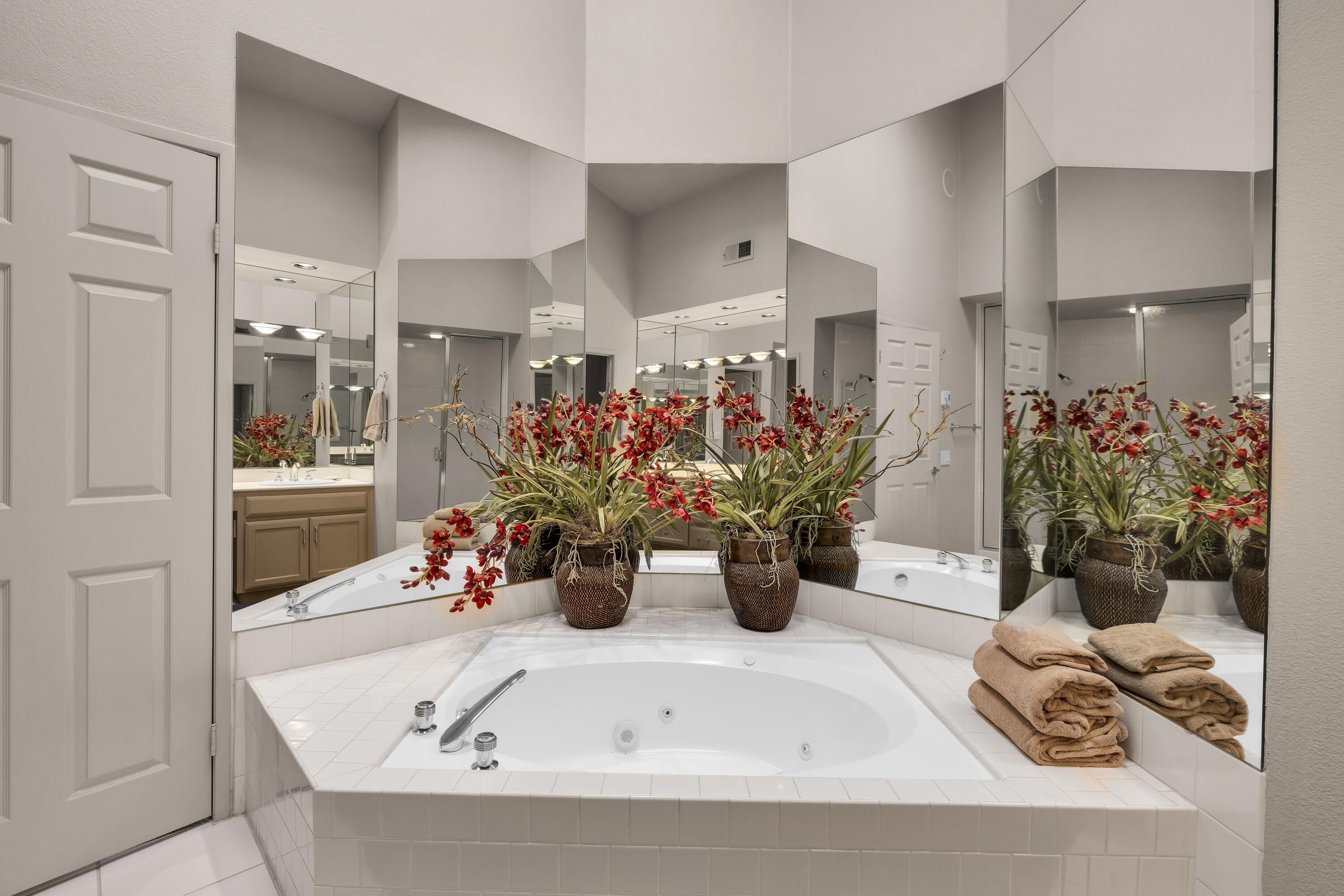 Palm Desert, California, 92211, United States, 3 Bedrooms Bedrooms, ,2 BathroomsBathrooms,Residential,For Sale,1986509