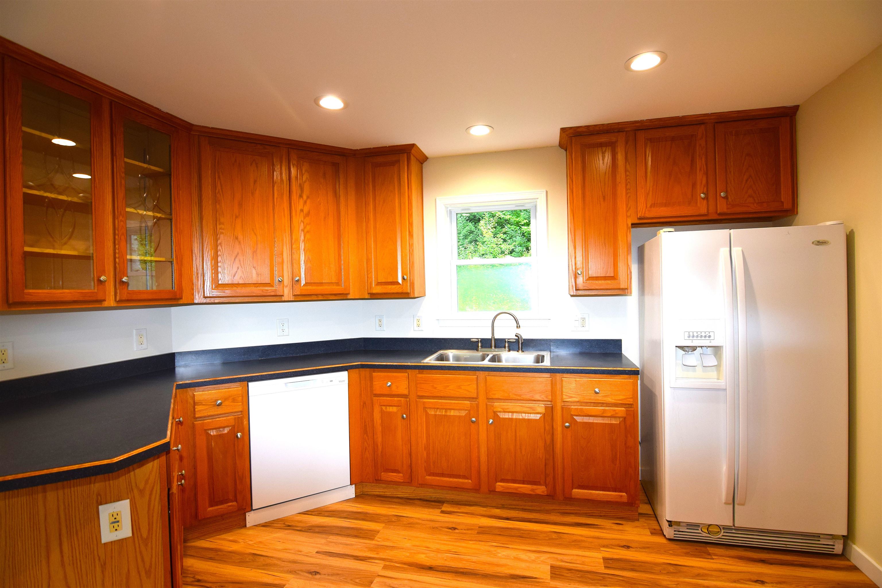 Sunapee, New Hampshire, 03782, United States, 2 Bedrooms Bedrooms, ,3 BathroomsBathrooms,Residential,For Sale,1932785