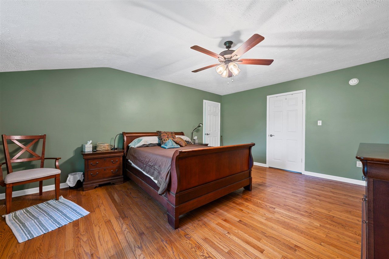 Bowling Green, Kentucky, 42103, United States, 4 Bedrooms Bedrooms, ,5 BathroomsBathrooms,Residential,For Sale,1785083