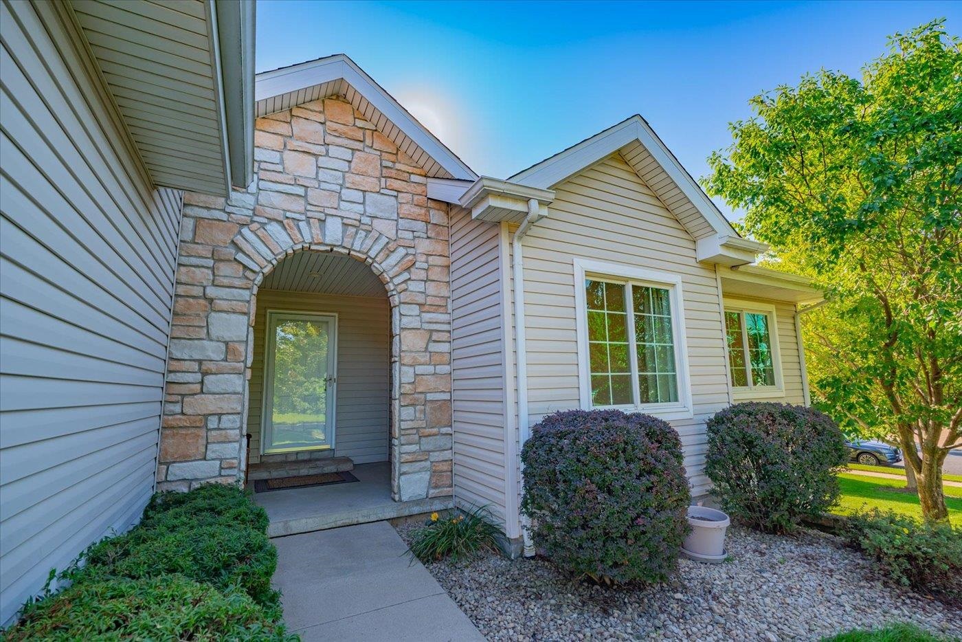 Sun Prairie, Wisconsin, 53590-4332, United States, 4 Bedrooms Bedrooms, ,3 BathroomsBathrooms,Residential,For Sale,1935966
