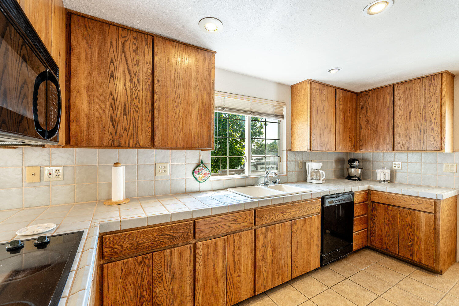 Sheridan, Wyoming, 82801, United States, 3 Bedrooms Bedrooms, ,3 BathroomsBathrooms,Residential,For Sale,1939010