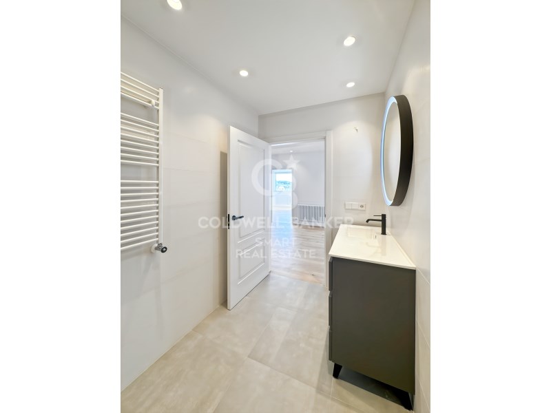 A Coruña, Galicia, 15006, ES, 3 Bedrooms Bedrooms, ,2 BathroomsBathrooms,Residential,For Sale,1932628