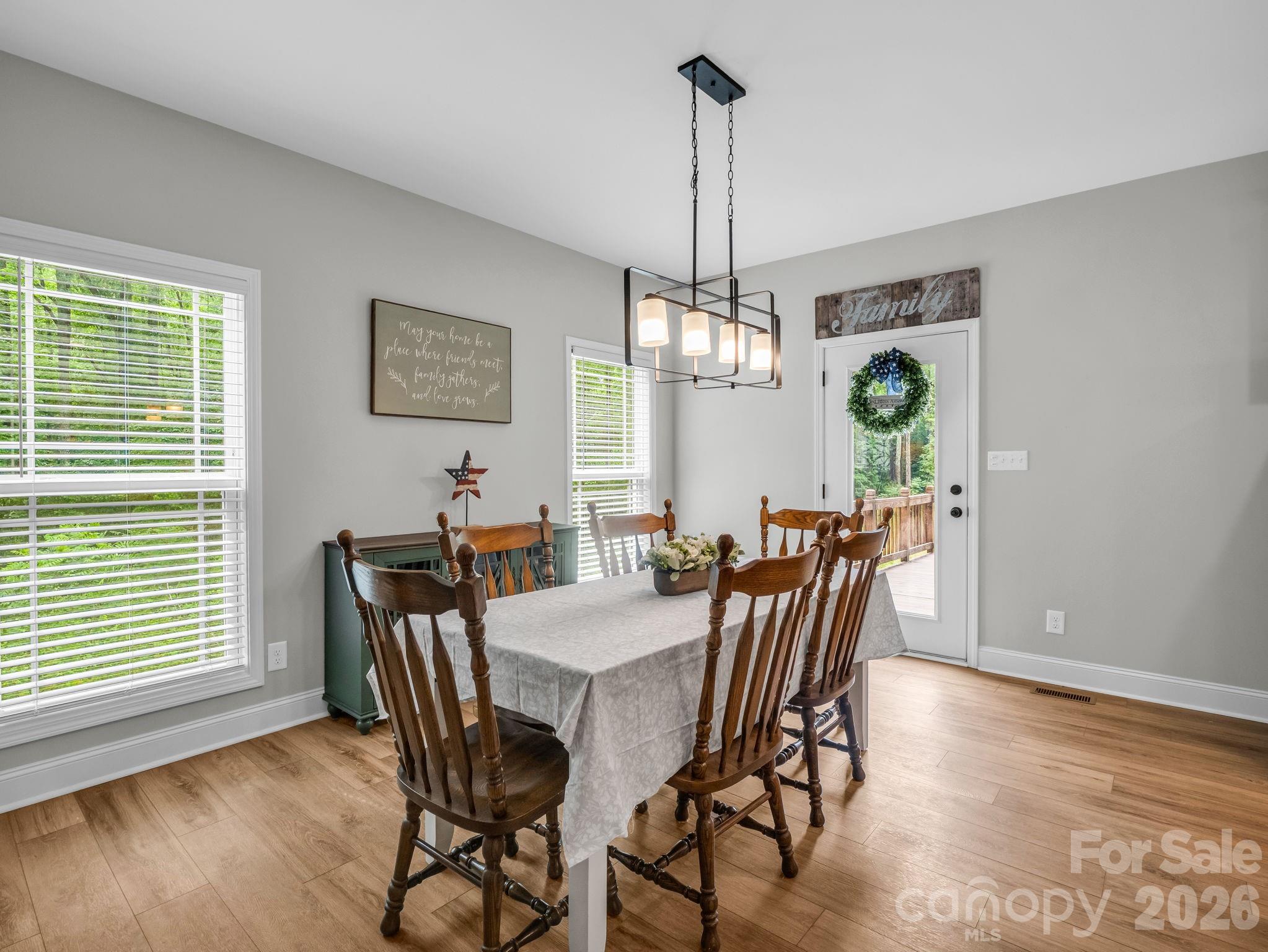 Lincolnton, North Carolina, 28092, United States, 5 Bedrooms Bedrooms, ,3 BathroomsBathrooms,Residential,For Sale,2049314