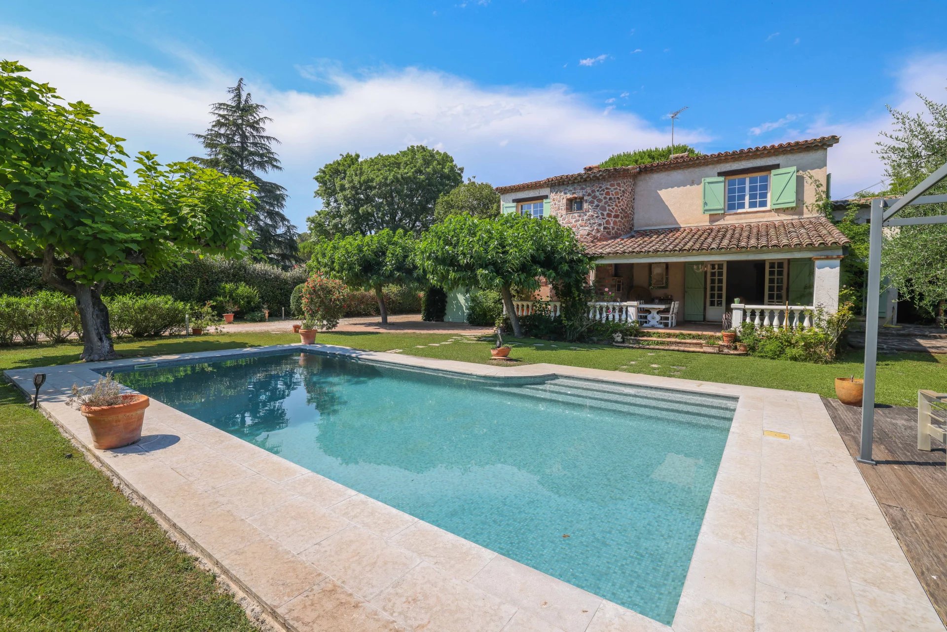 Mougins, Provence-Alpes-Côte d’Azur, 06250, FR, 5 Bedrooms Bedrooms, ,2 BathroomsBathrooms,Residential,For Sale,1960580