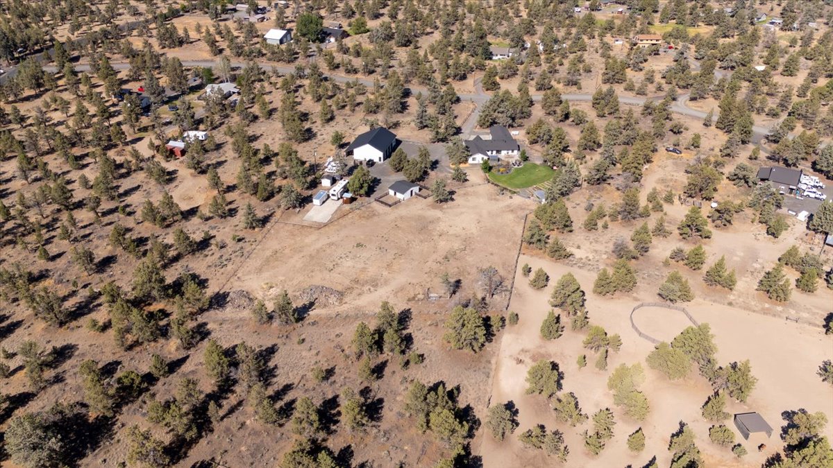 Redmond, Oregon, 97756, United States, 4 Bedrooms Bedrooms, ,3 BathroomsBathrooms,Residential,For Sale,1901092
