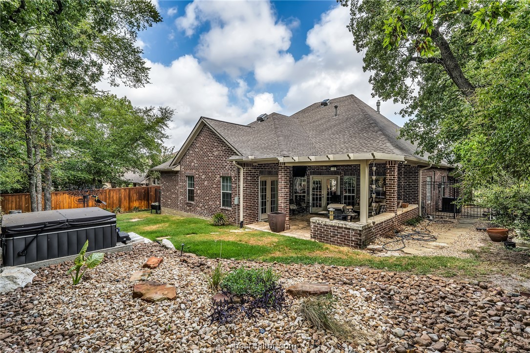 3200 Walnut Creek Court, Bryan, Texas, 77807, United States, 2 Bedrooms Bedrooms, ,3 BathroomsBathrooms,Residential,For Sale,3200 Walnut Creek Court,1663308