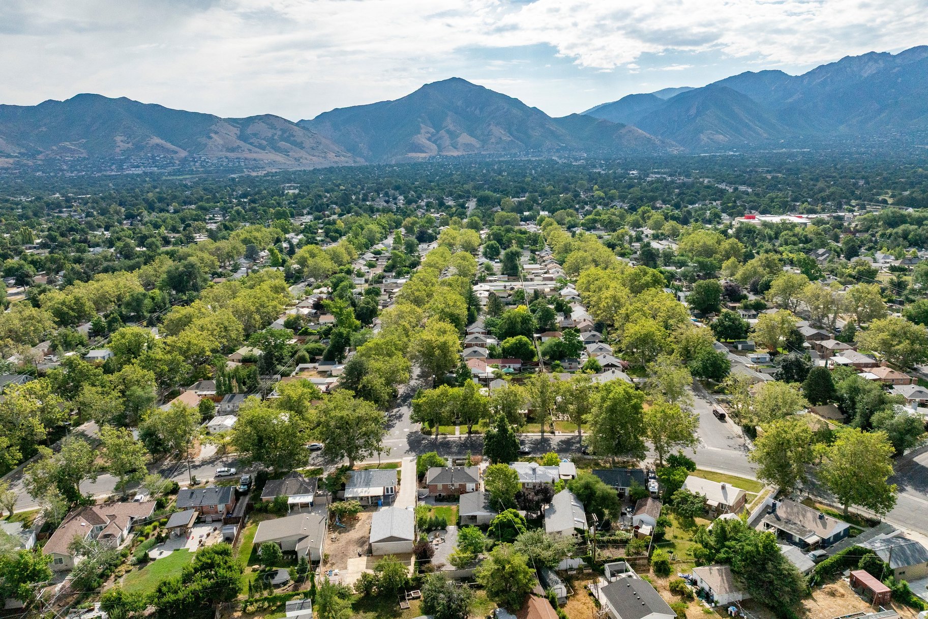  Exceptional Corner Lot in One of Millcreek’s Most Beloved Neighborhoods - 物件實景