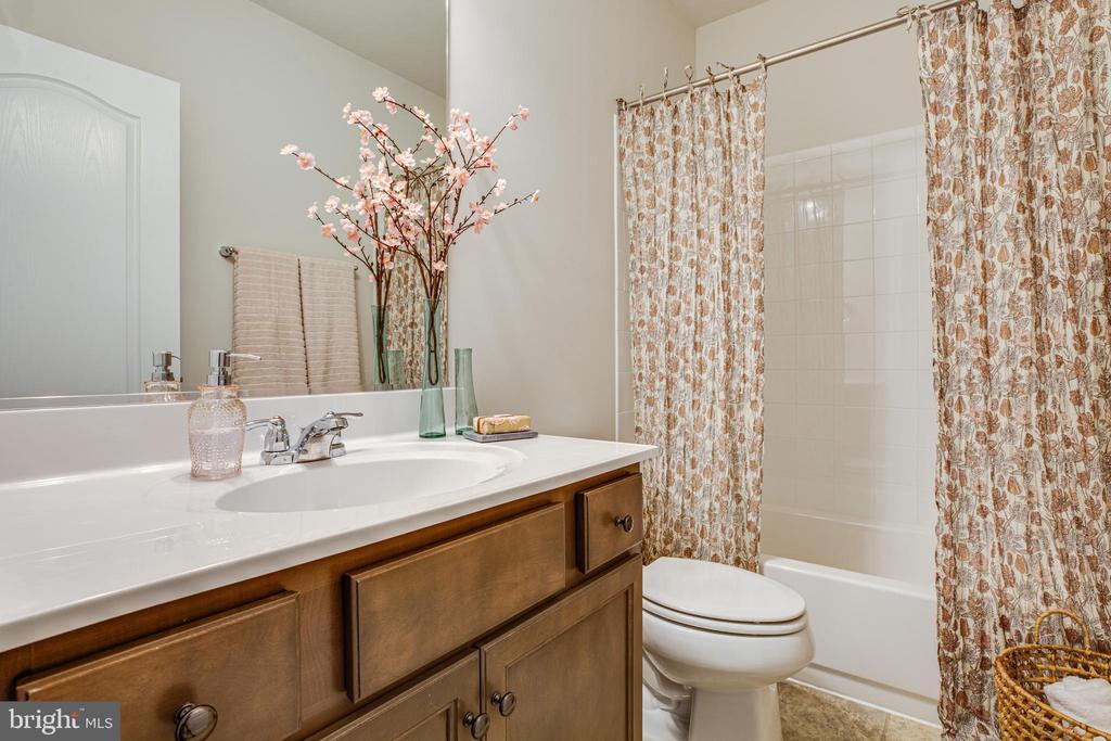 Spotsylvania, Virginia, 22551, United States, 6 Bedrooms Bedrooms, ,4 BathroomsBathrooms,Residential,For Sale,1916890