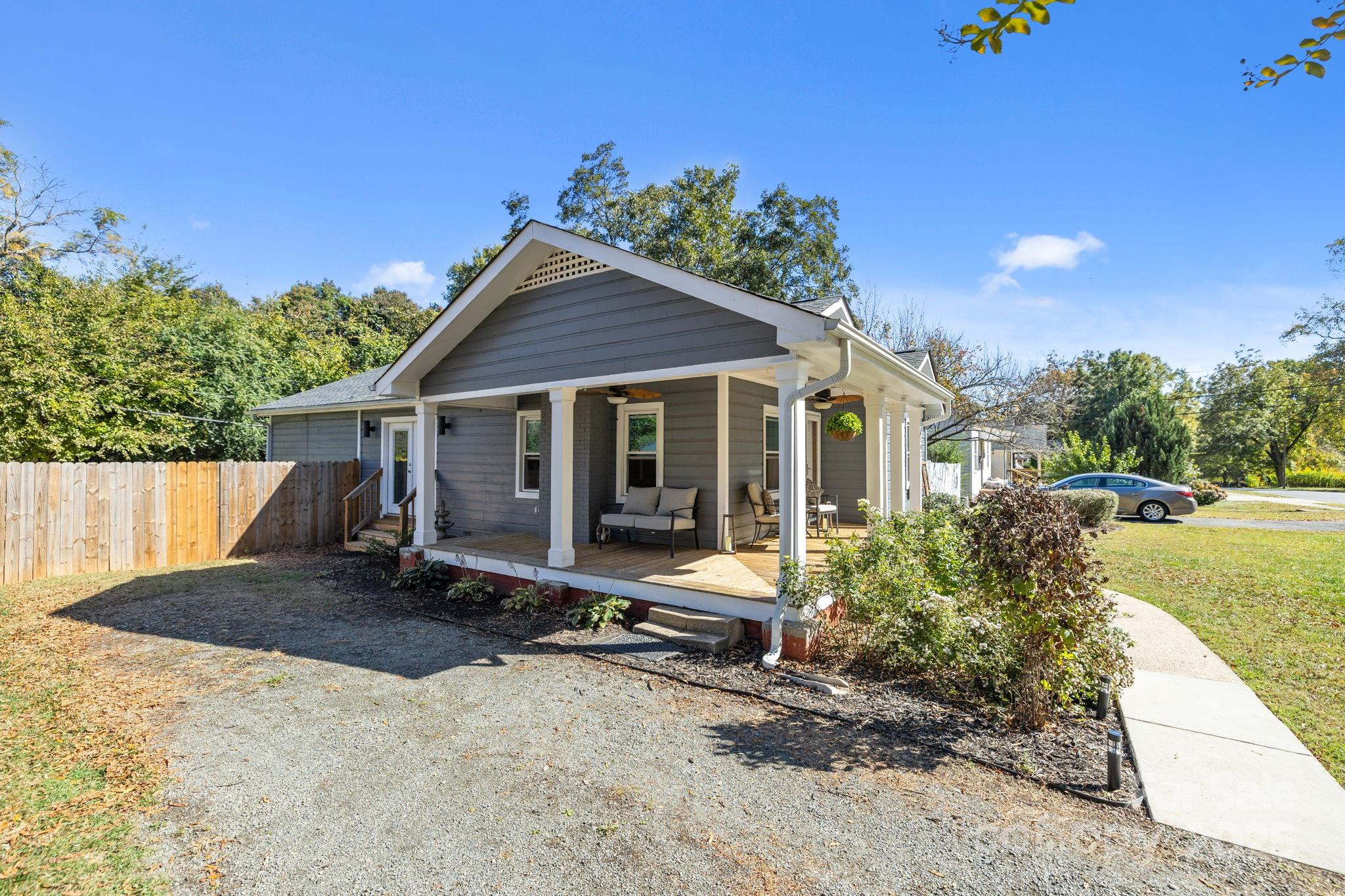 Charlotte, North Carolina, 28205, United States, 2 Bedrooms Bedrooms, ,2 BathroomsBathrooms,Residential,For Sale,1987651