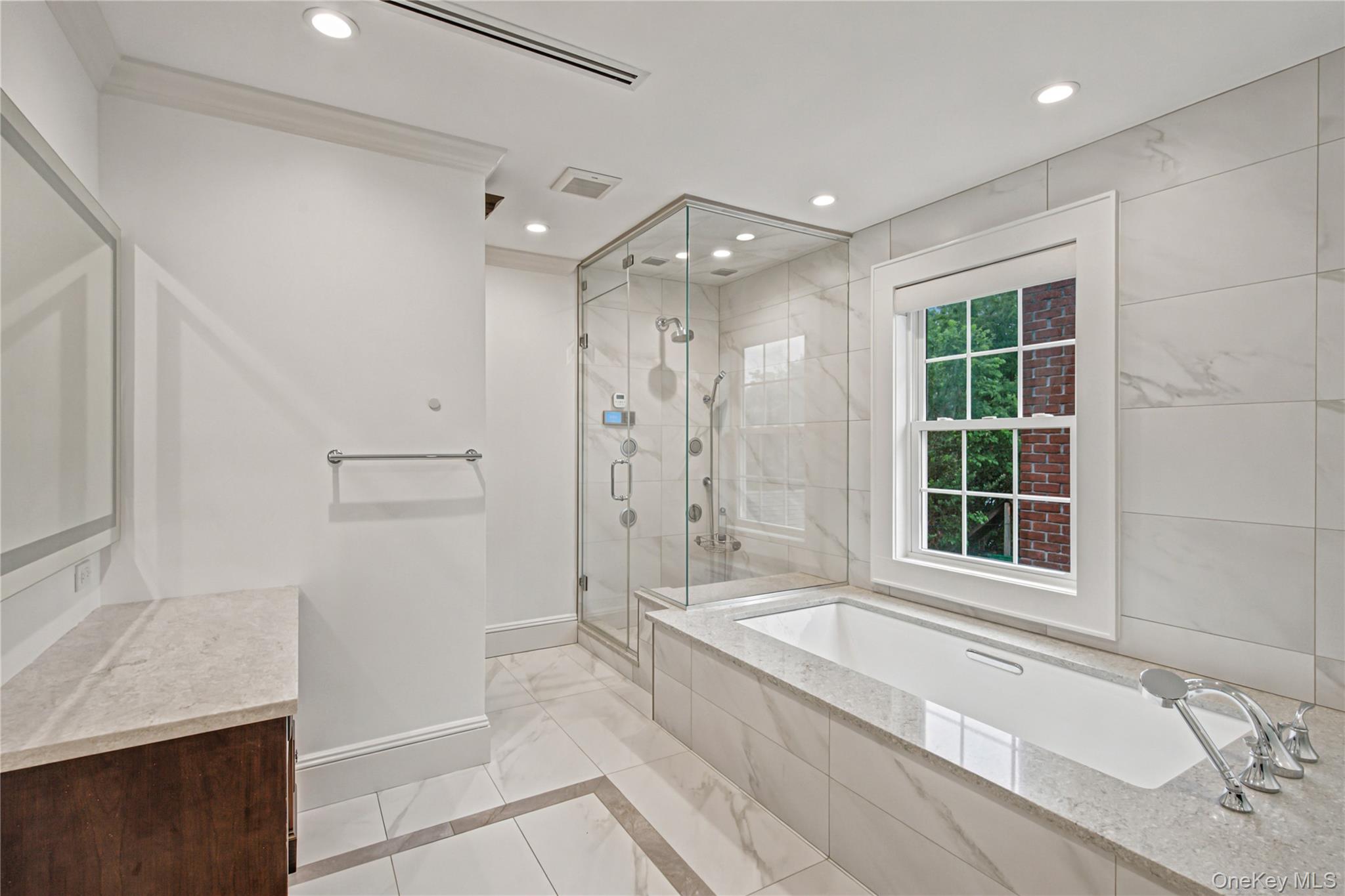  118 4th Street, Garden City, NY, 11530 - 物件實景