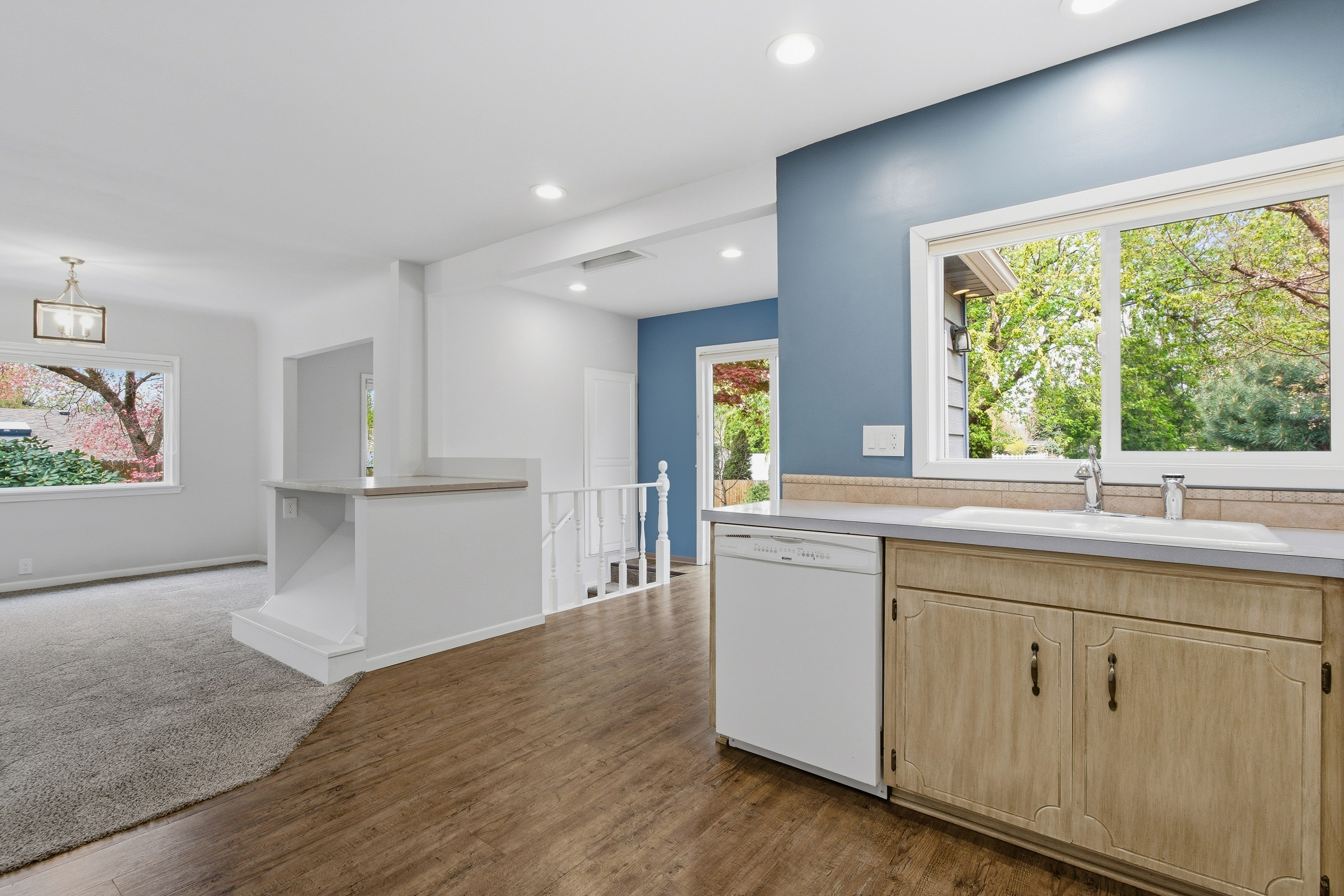  1021 E Chestnut St - 物件實景