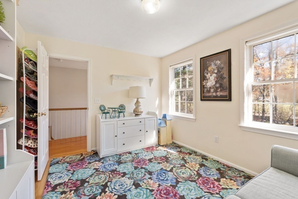 Westford, Massachusetts, 01886, United States, 4 Bedrooms Bedrooms, ,4 BathroomsBathrooms,Residential,For Sale,1987953