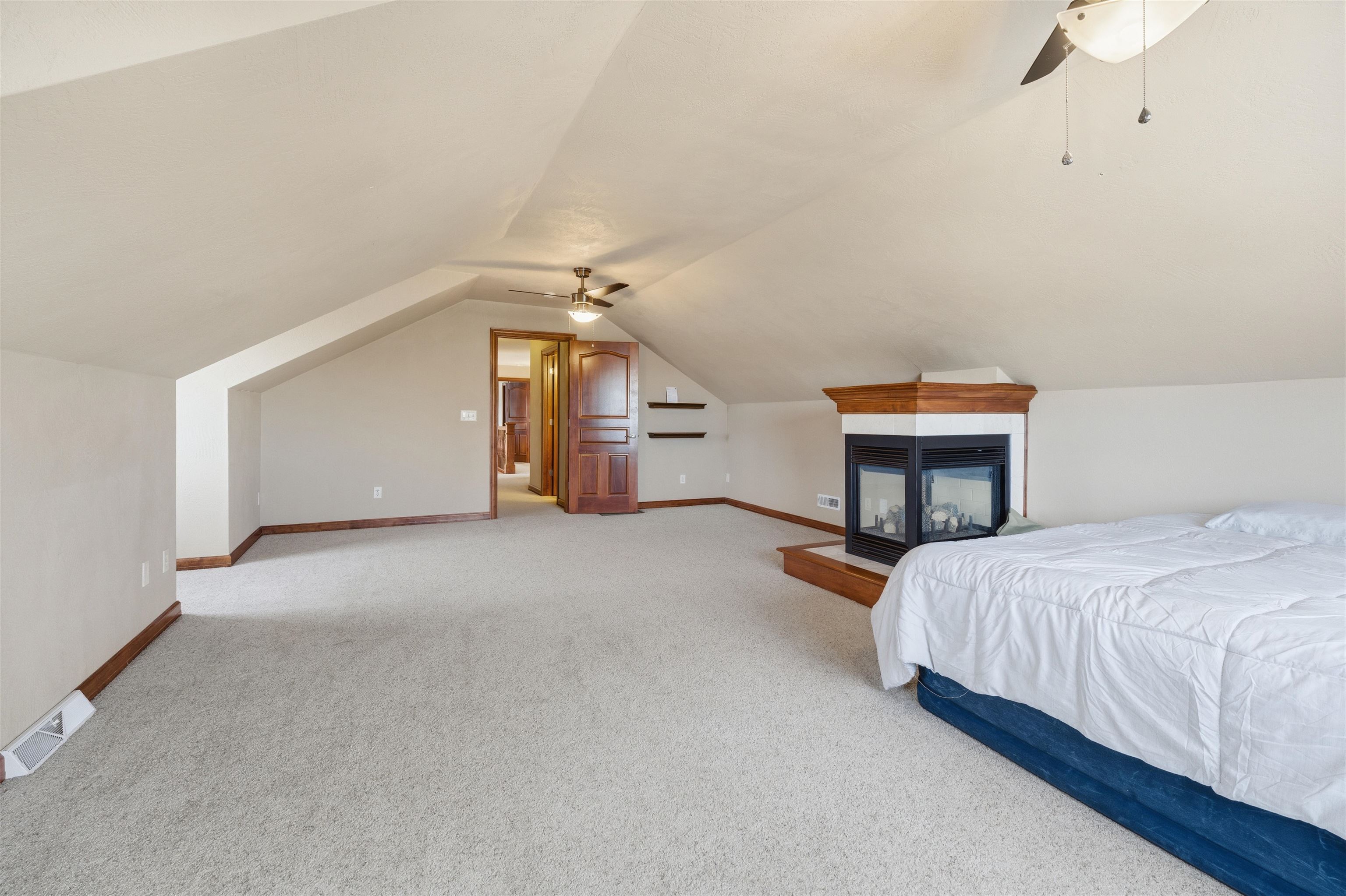 Oshkosh, Wisconsin, 54904, United States, 4 Bedrooms Bedrooms, ,4 BathroomsBathrooms,Residential,For Sale,2009649