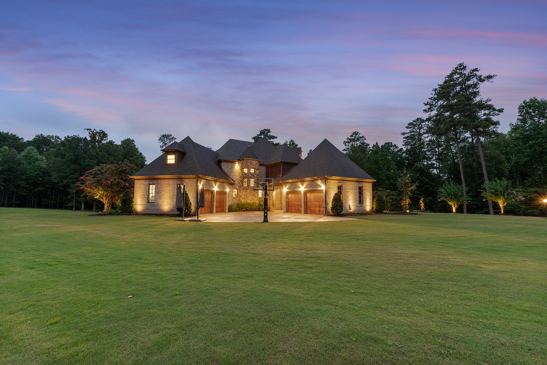  Old World Charm Meets Modern Luxury on This Milton Estate - 物件實景