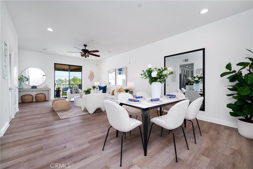 Glendale, California, 91205, United States, 2 Bedrooms Bedrooms, ,2 BathroomsBathrooms,Residential,For Sale,1950855