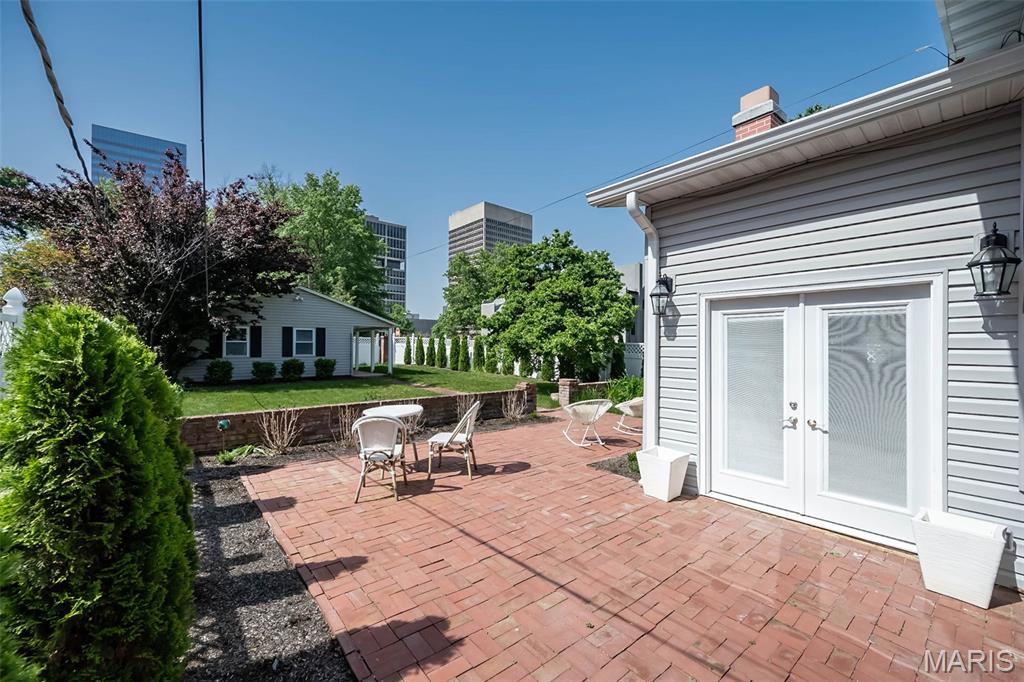 St Louis, Missouri, 63105, United States, 4 Bedrooms Bedrooms, ,4 BathroomsBathrooms,Residential,For Sale,1901233