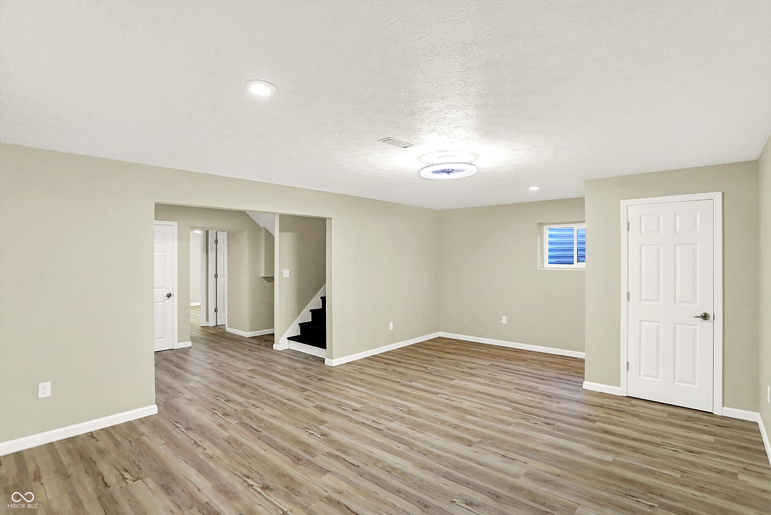 Bargersville, Indiana, 46106, United States, 5 Bedrooms Bedrooms, ,4 BathroomsBathrooms,Residential,For Sale,1975044